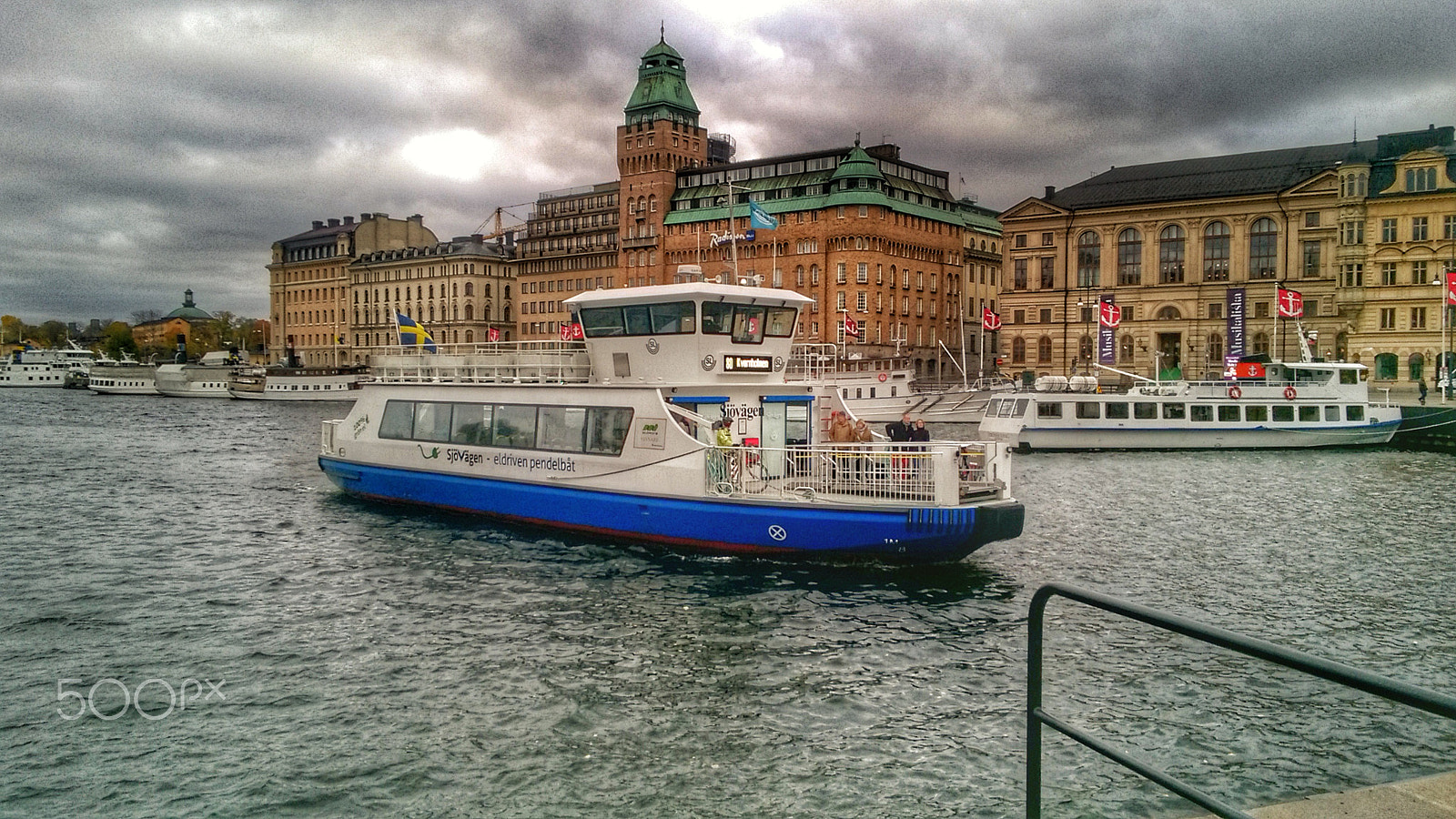 Nokia Lumia 735 sample photo. Boat photography