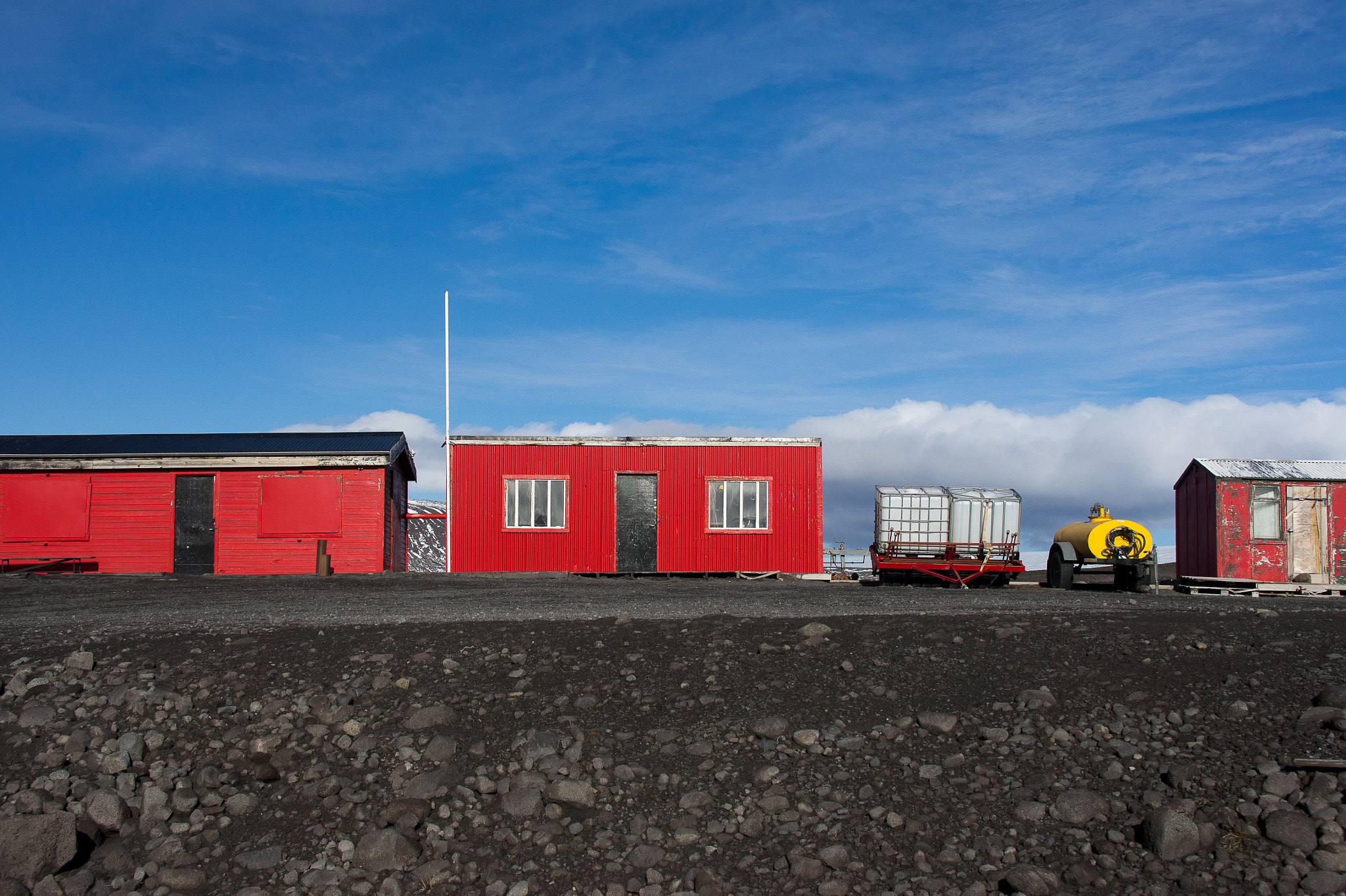 Sony E 18-200mm F3.5-6.3 OSS sample photo. Streets of iceland photography