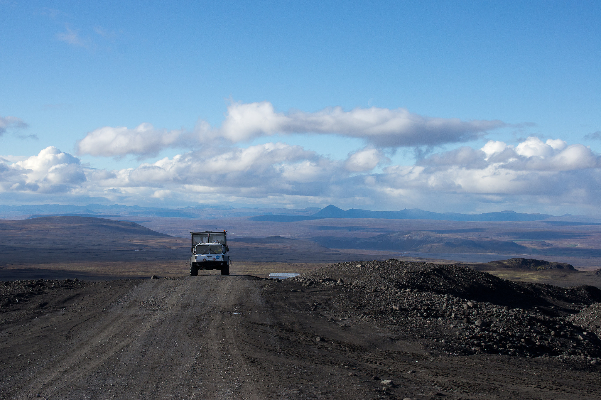 Sony E 18-200mm F3.5-6.3 OSS sample photo. Streets of iceland photography
