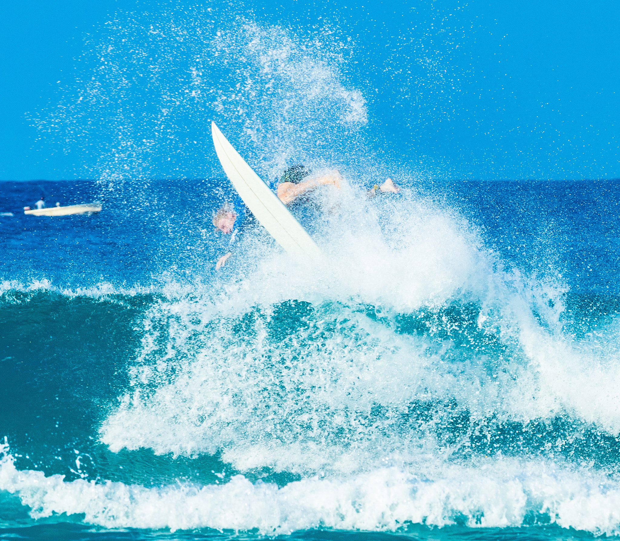 Canon EF 100-400mm F4.5-5.6L IS USM sample photo. Surfing in cayman photography