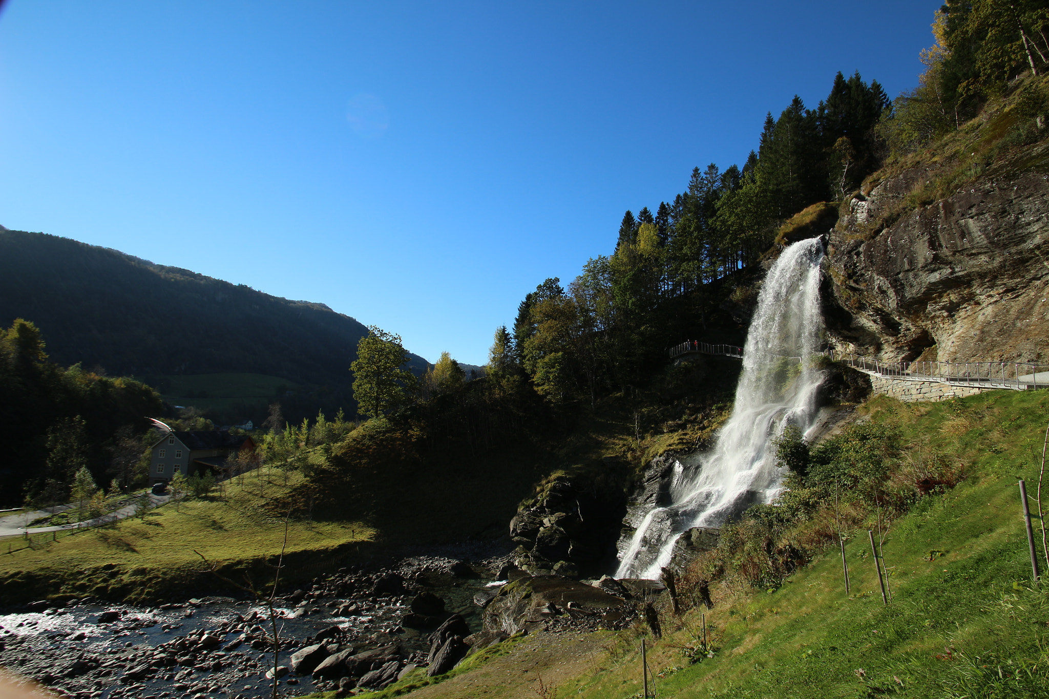 Sigma 10-20mm F3.5 EX DC HSM sample photo. Steinsdalsfossen photography