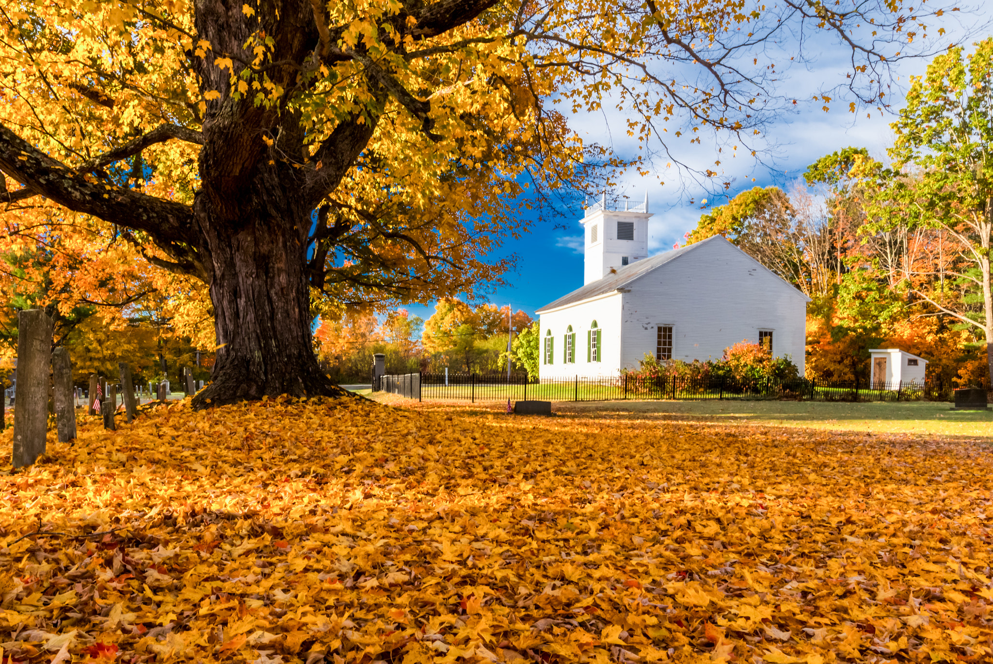 Canon EOS 70D + Canon EF 16-35mm F4L IS USM sample photo. Me-mercer-mercer meeting house photography