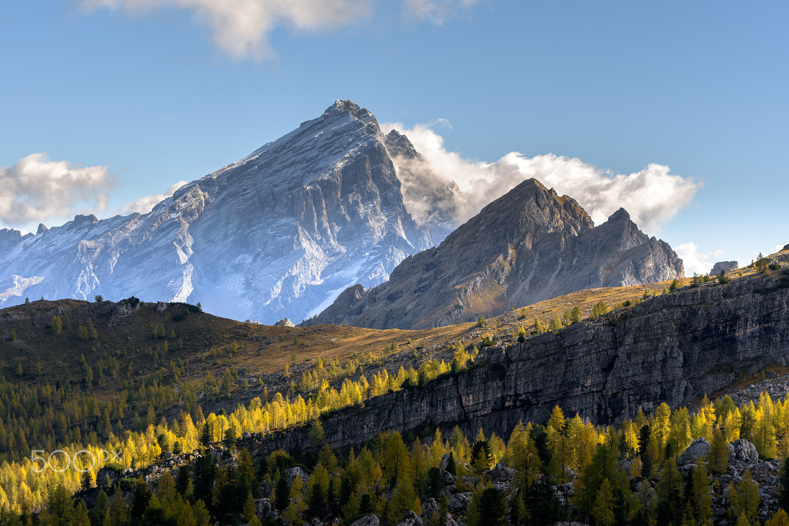 Nikon AF-S Nikkor 70-200mm F4G ED VR sample photo. Autumn at antelao peak (dolomites) photography