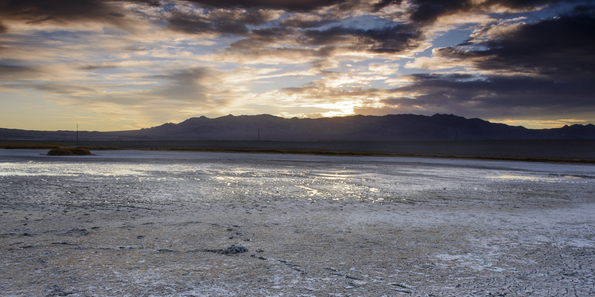 AF Zoom-Nikkor 28-105mm f/3.5-4.5D IF sample photo. Mud flats photography