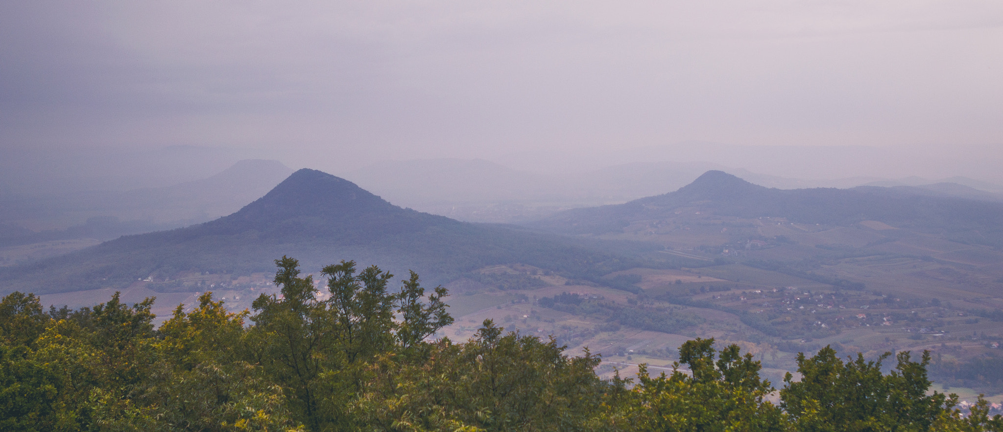 Sigma 24-70mm F3.5-5.6 Aspherical HF sample photo. "far over the misty mountains..." photography