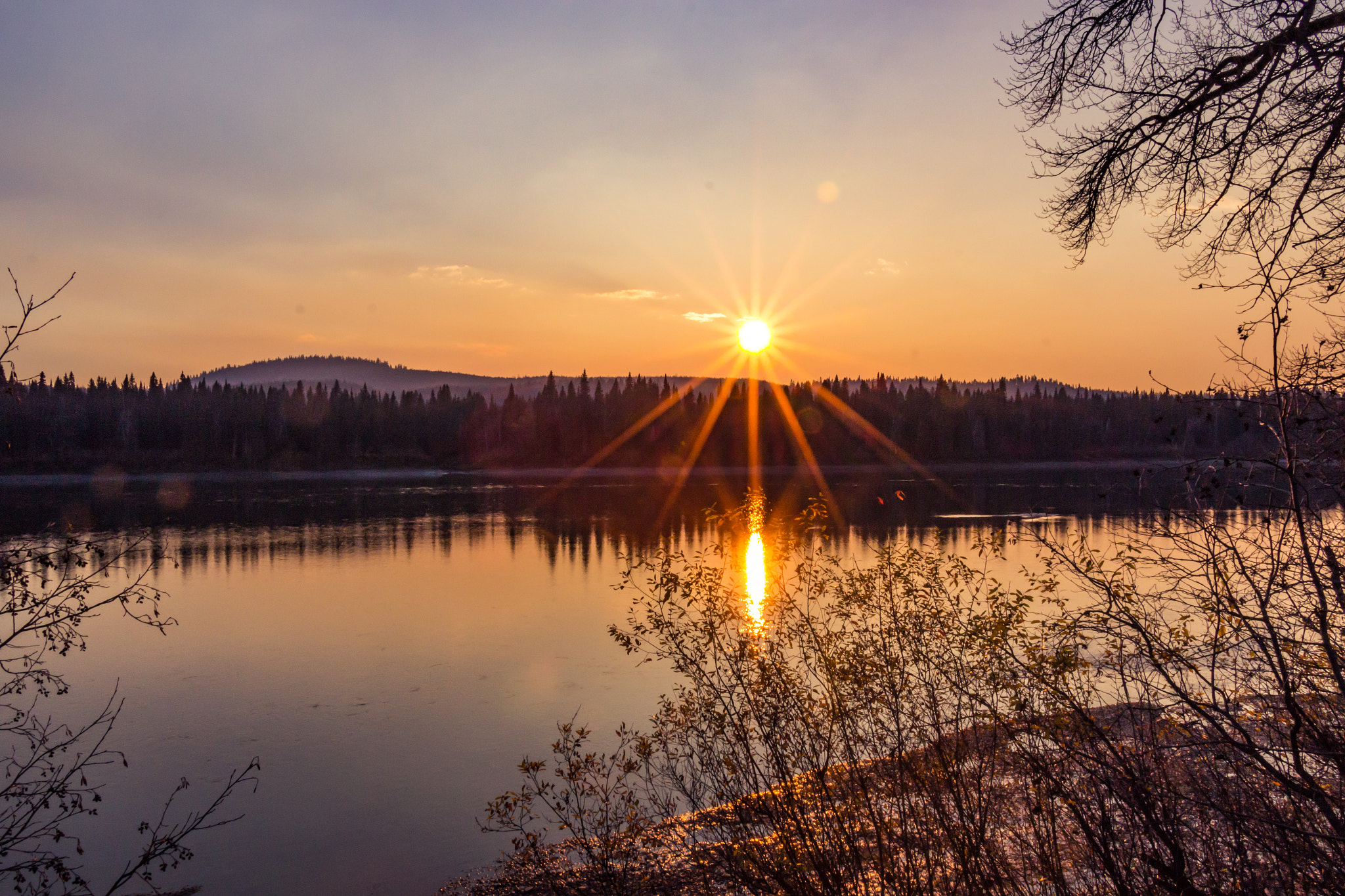 Canon EOS 1200D (EOS Rebel T5 / EOS Kiss X70 / EOS Hi) sample photo. Sunset over the fraser river photography