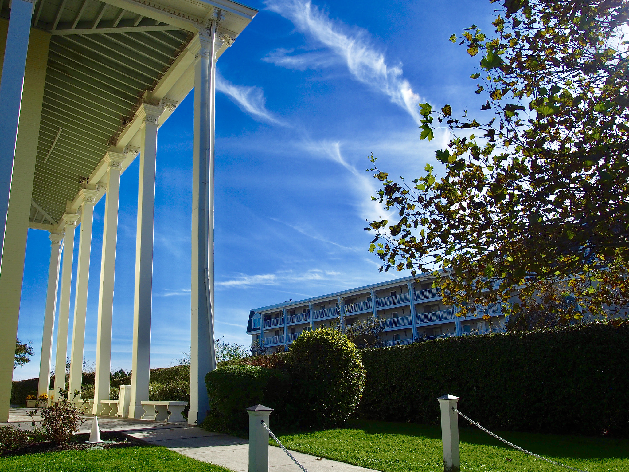 Olympus PEN E-PL5 sample photo. Columns and clouds photography