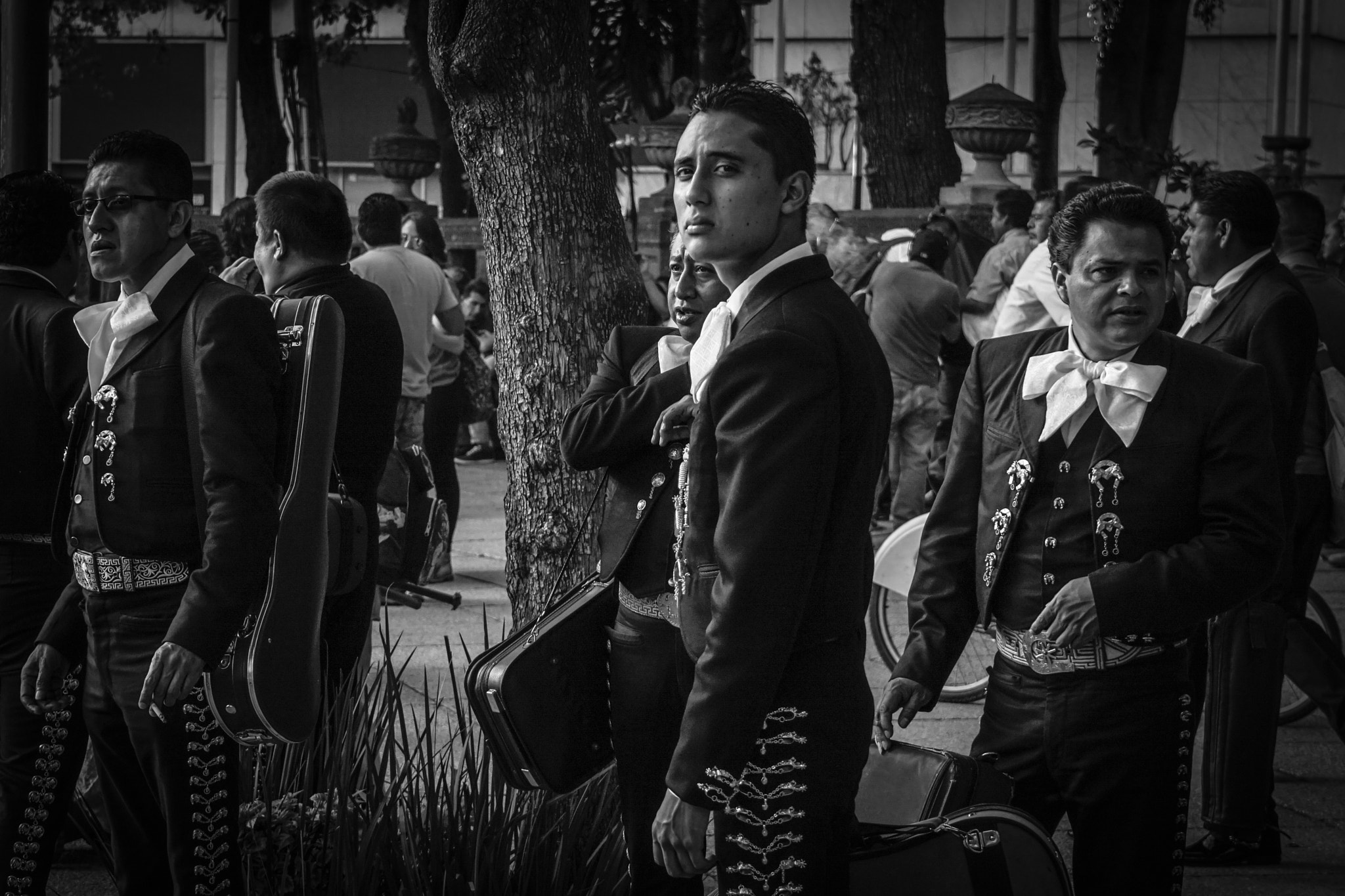 Sony a6000 + Sony FE 28-70mm F3.5-5.6 OSS sample photo. Mariachis photography