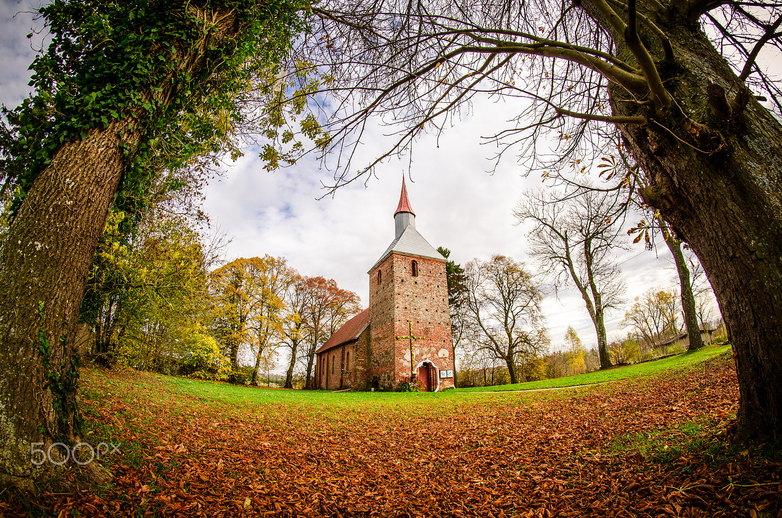 Nikon D7000 + Samyang 8mm F3.5 Aspherical IF MC Fisheye sample photo. Some church, somewhere in poland... photography