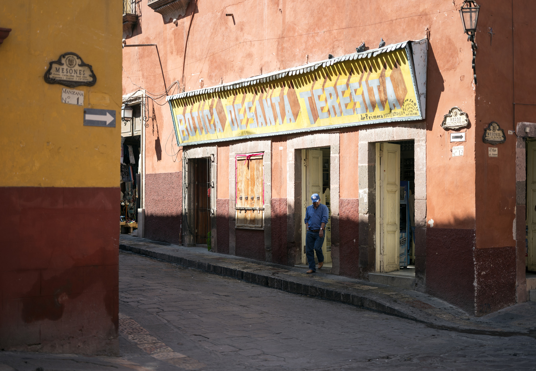 Leica APO-Summicron-M 50mm F2 ASPH sample photo. Life in san miguel de allende photography