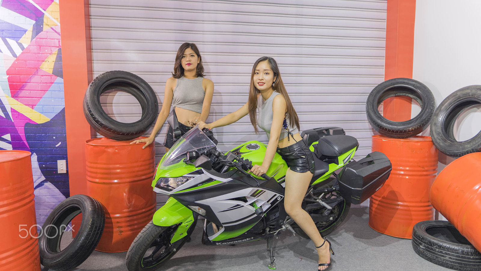 Sony a7 II + Sigma 24mm F1.4 DG HSM Art sample photo. Girls on bike photography