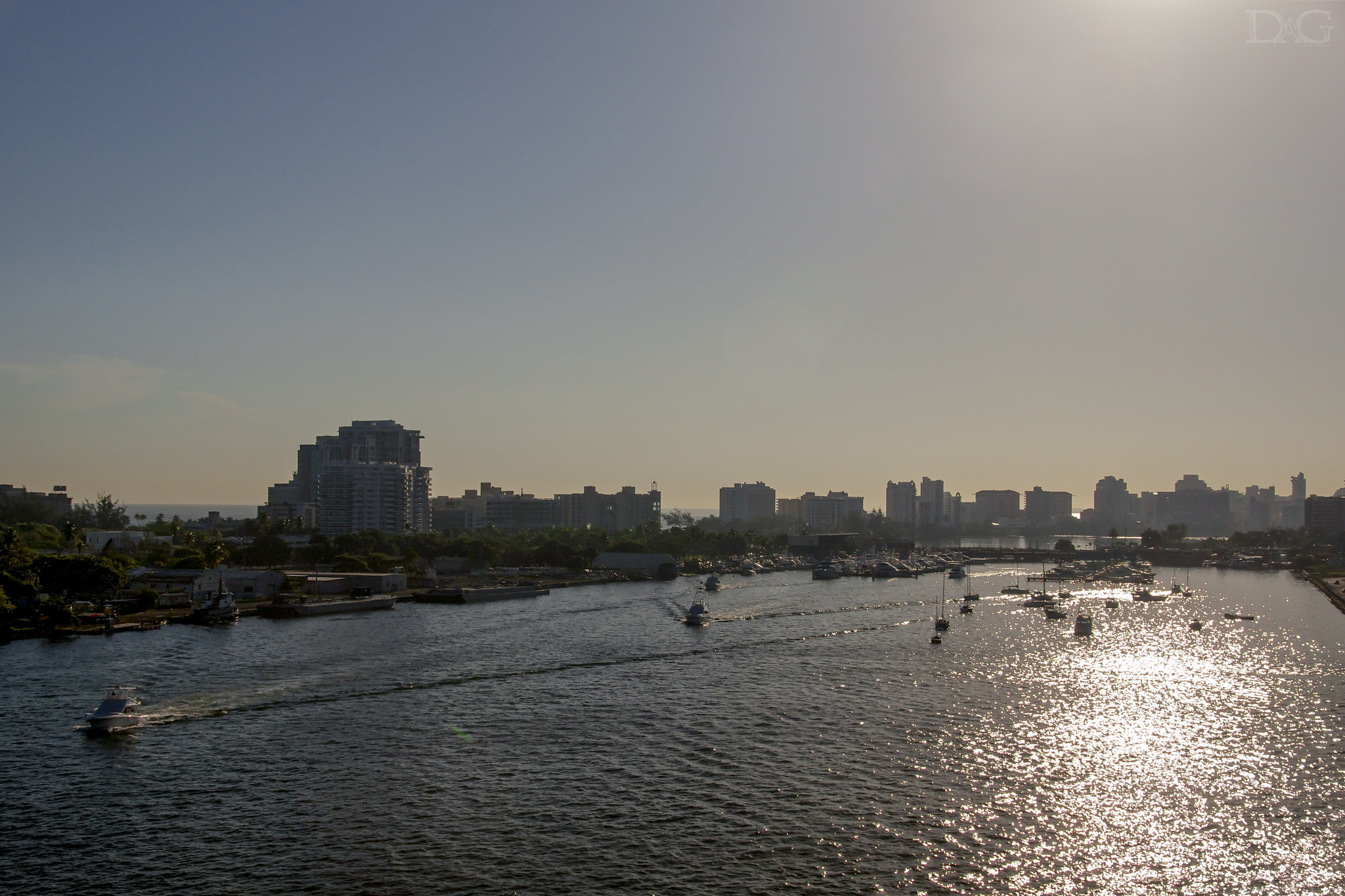 Sony SLT-A77 + Tamron AF 28-105mm F4-5.6 [IF] sample photo. Skyline von san juan - 01 photography