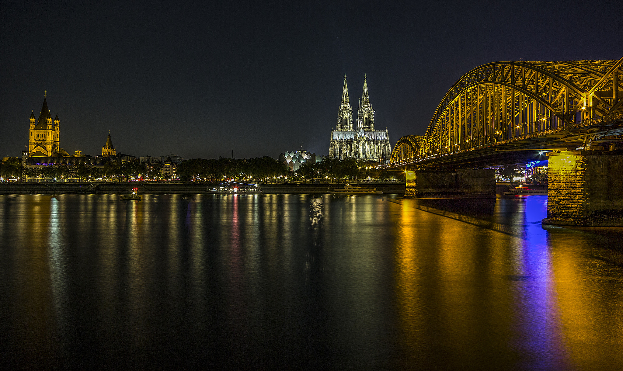 Canon EOS 1200D (EOS Rebel T5 / EOS Kiss X70 / EOS Hi) + Sigma 10-20mm F4-5.6 EX DC HSM sample photo. Der dom zu köln photography