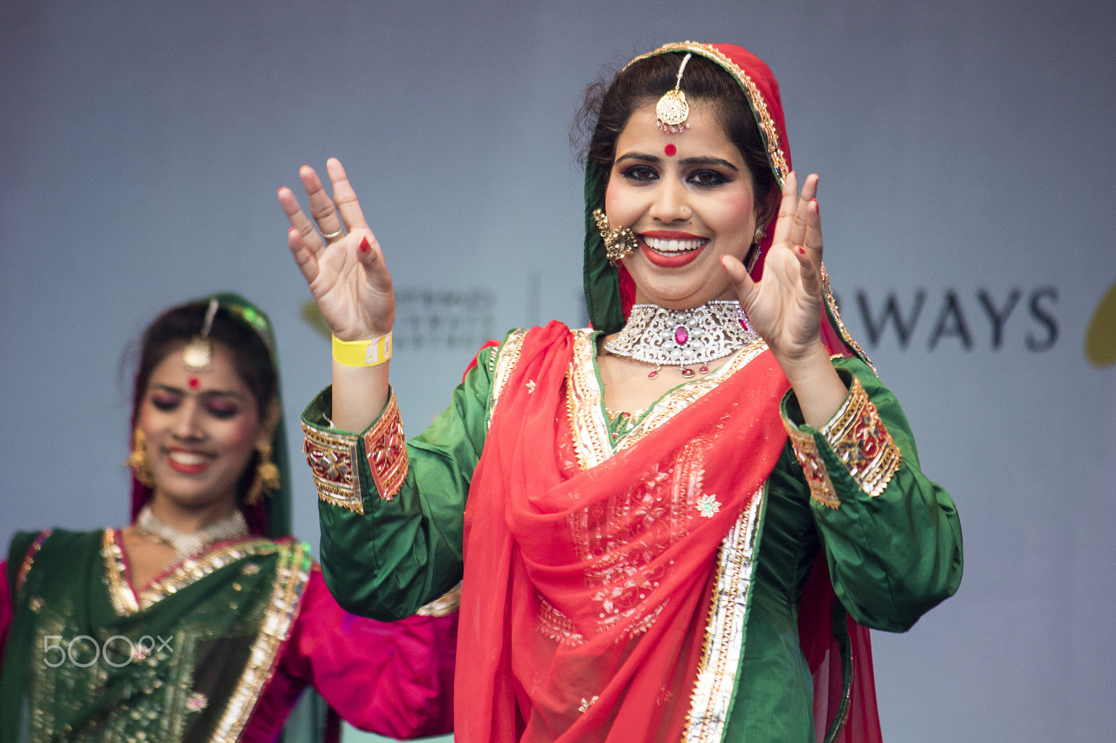Canon EF-S 55-250mm F4-5.6 IS sample photo. A beautiful dancer at diwali london 2016 photography