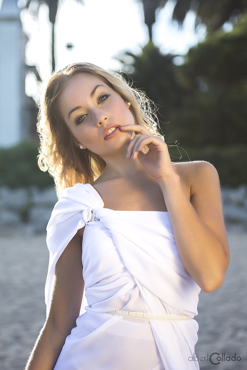 Canon EOS 6D + EF28-70mm f/2.8L USM sample photo. Paula pose photography