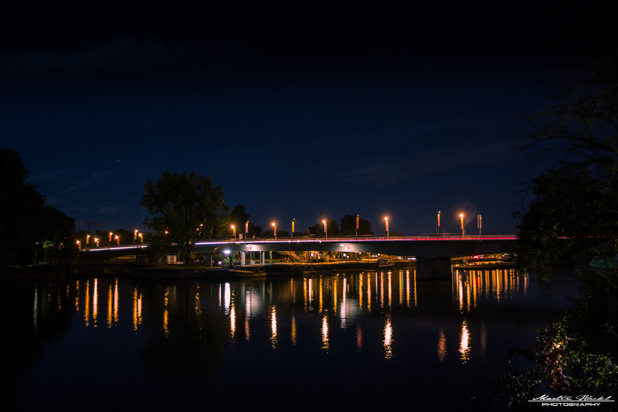 Sigma 17-35mm f/2.8-4 EX DG Aspherical HSM sample photo. Lights from the bridge photography