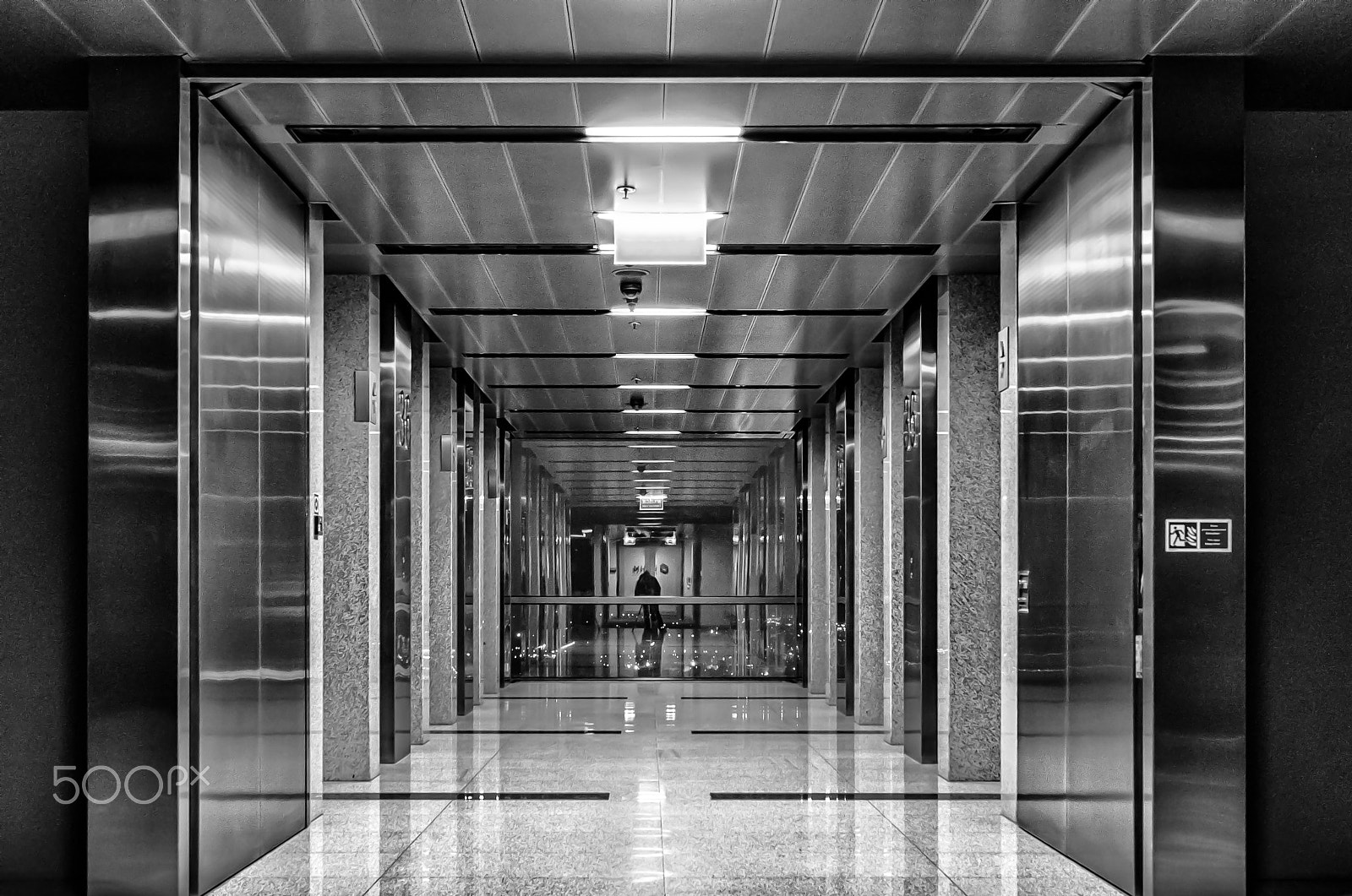 Sony Alpha DSLR-A550 + Sony DT 18-55mm F3.5-5.6 SAM sample photo. 36 floor photography