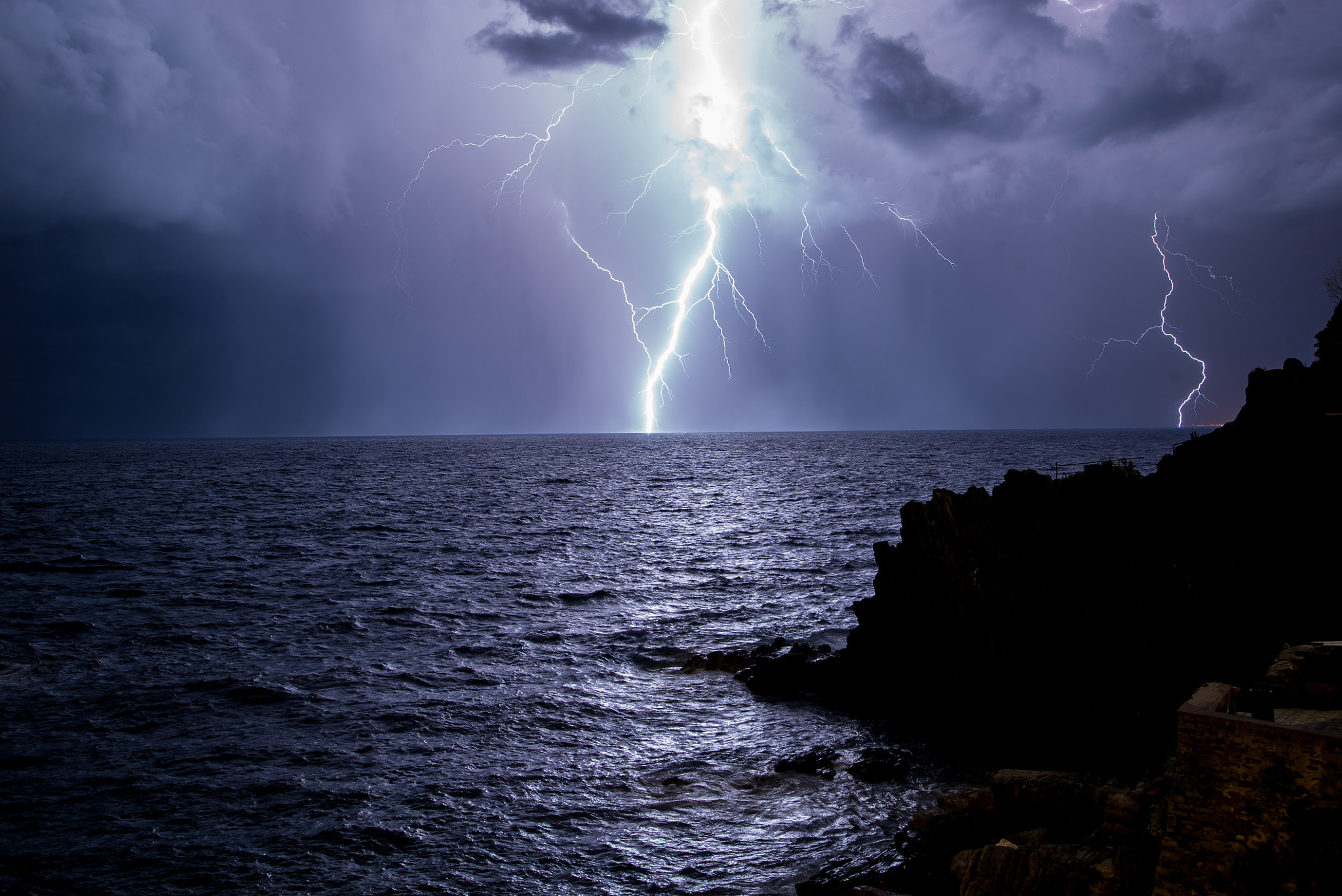 24-105mm F4 G SSM OSS sample photo. Electrical storm photography