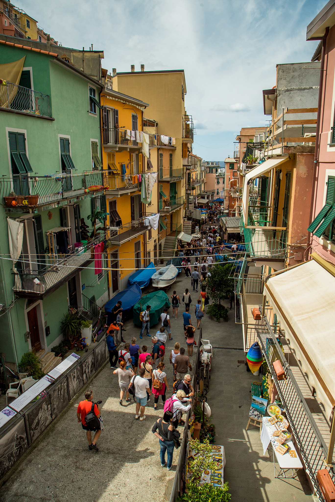 24-105mm F4 G SSM OSS sample photo. Manarola streets photography