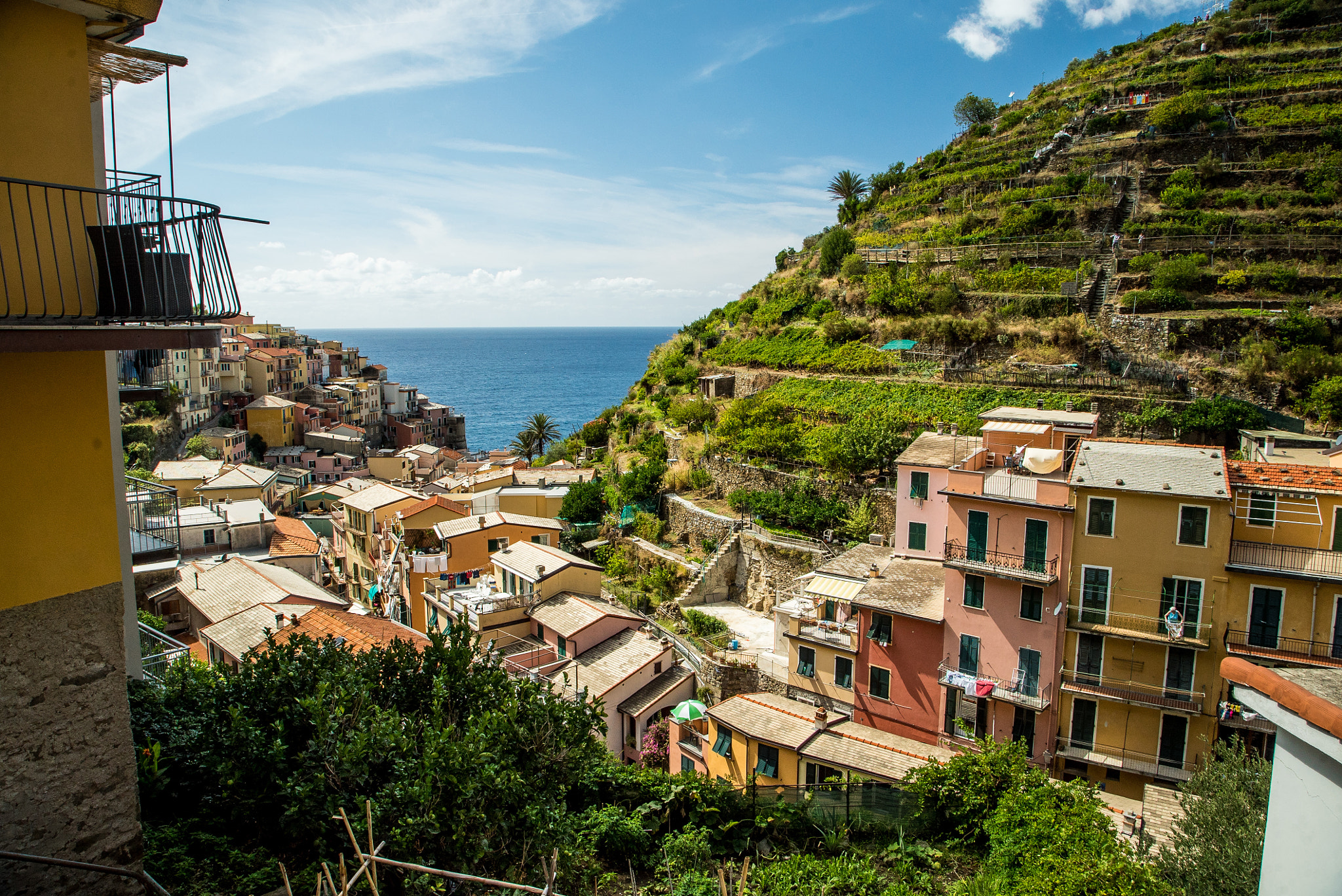 24-105mm F4 G SSM OSS sample photo. A different cinque terre view photography