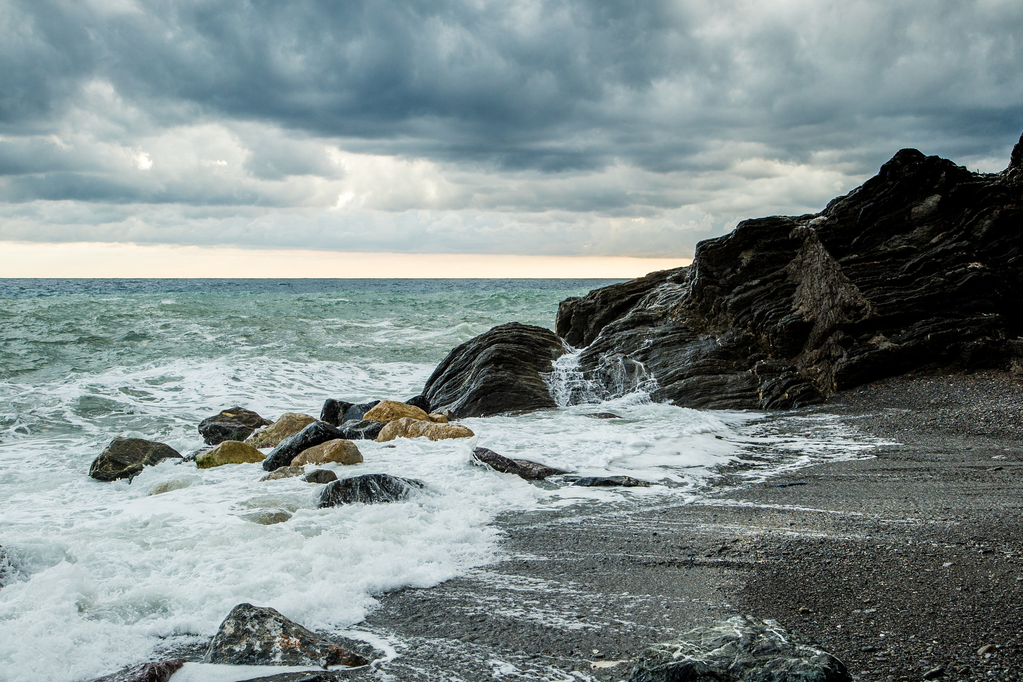 24-105mm F4 G SSM OSS sample photo. Vernazza beach photography