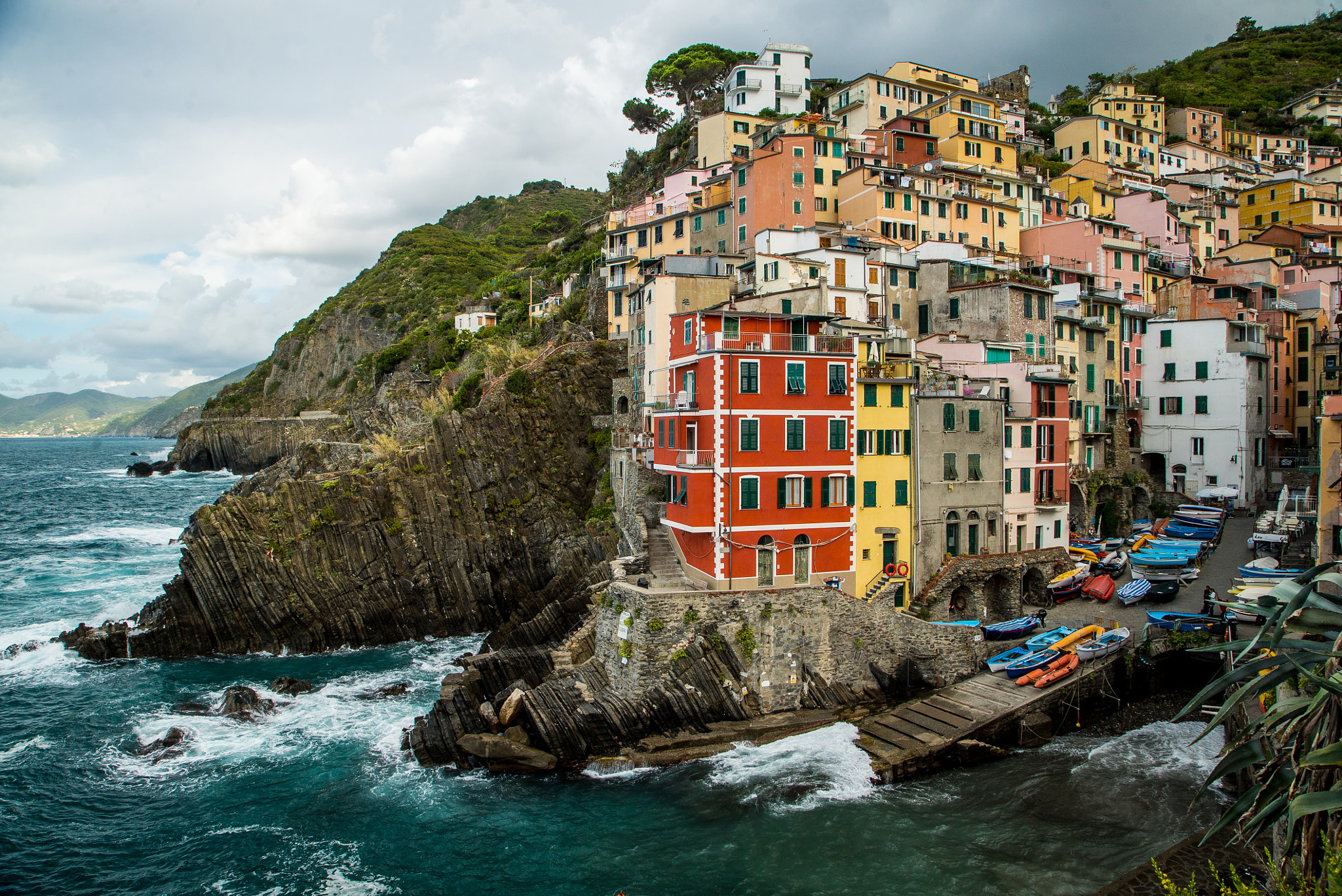 24-105mm F4 G SSM OSS sample photo. Riomaggiore photography