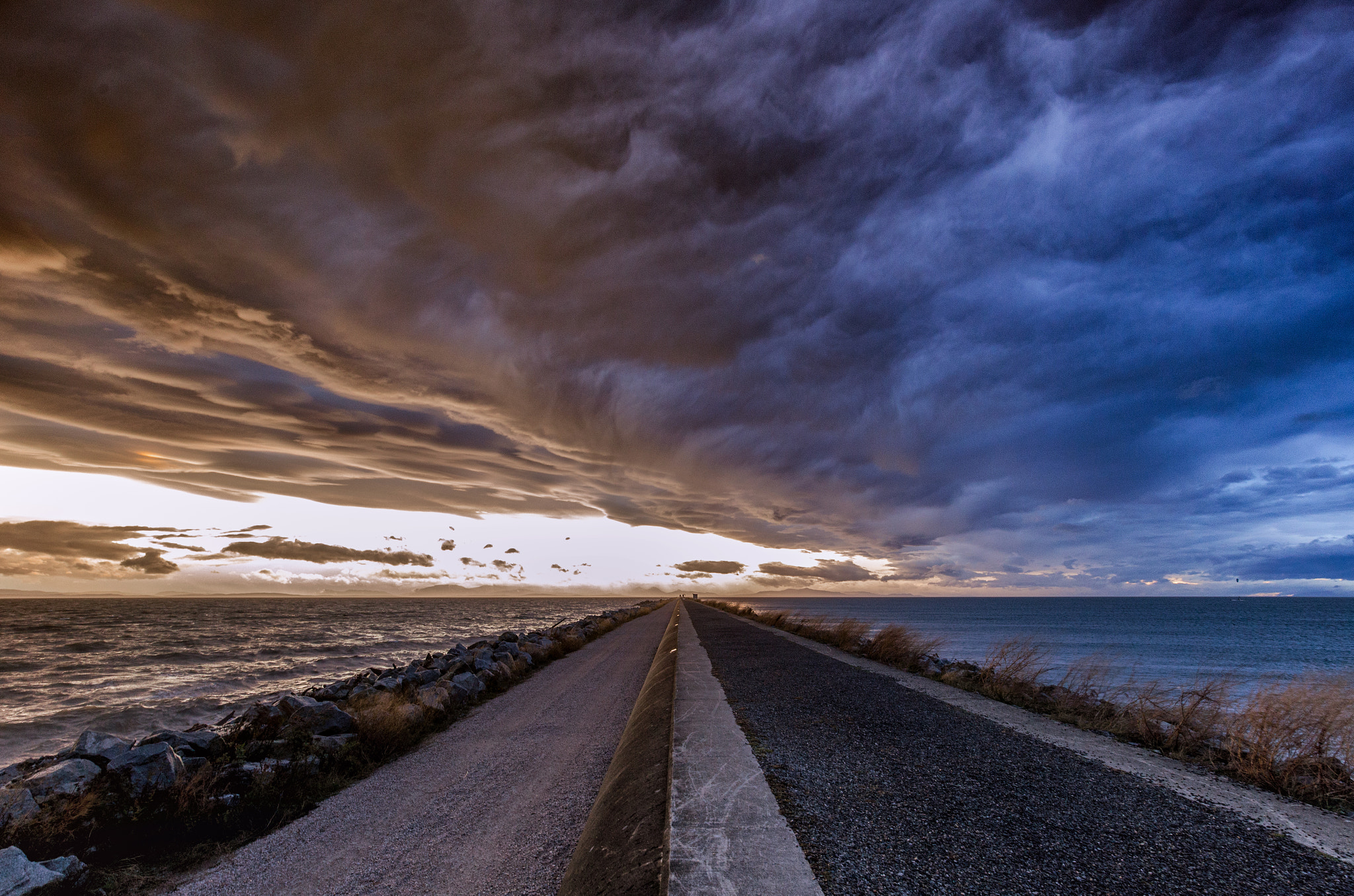 Canon EOS 6D + Canon EF 16-35mm F4L IS USM sample photo. Storm segments photography