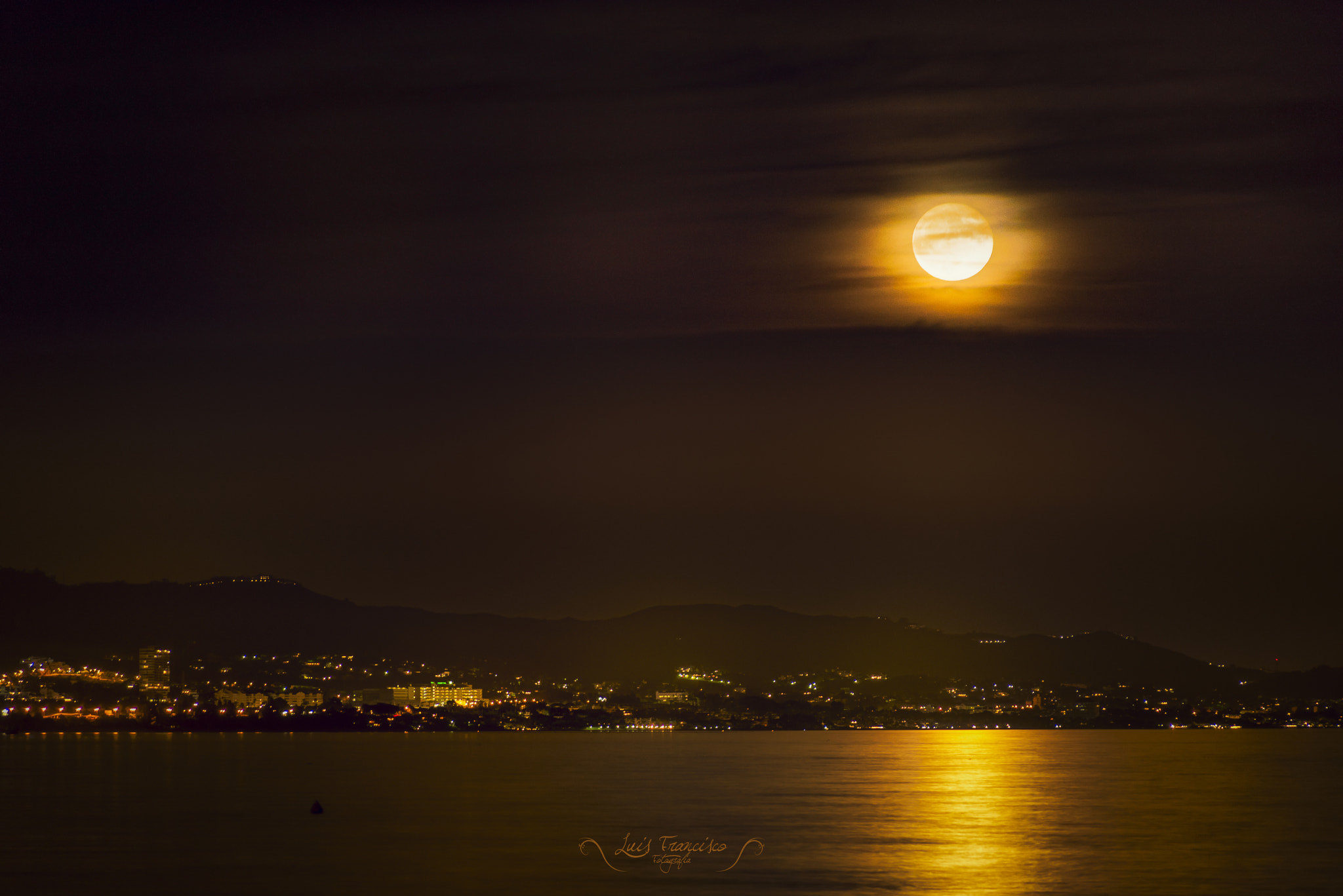 Sigma 70-300mm F4-5.6 APO DG Macro sample photo. 290/366 - super moon photography