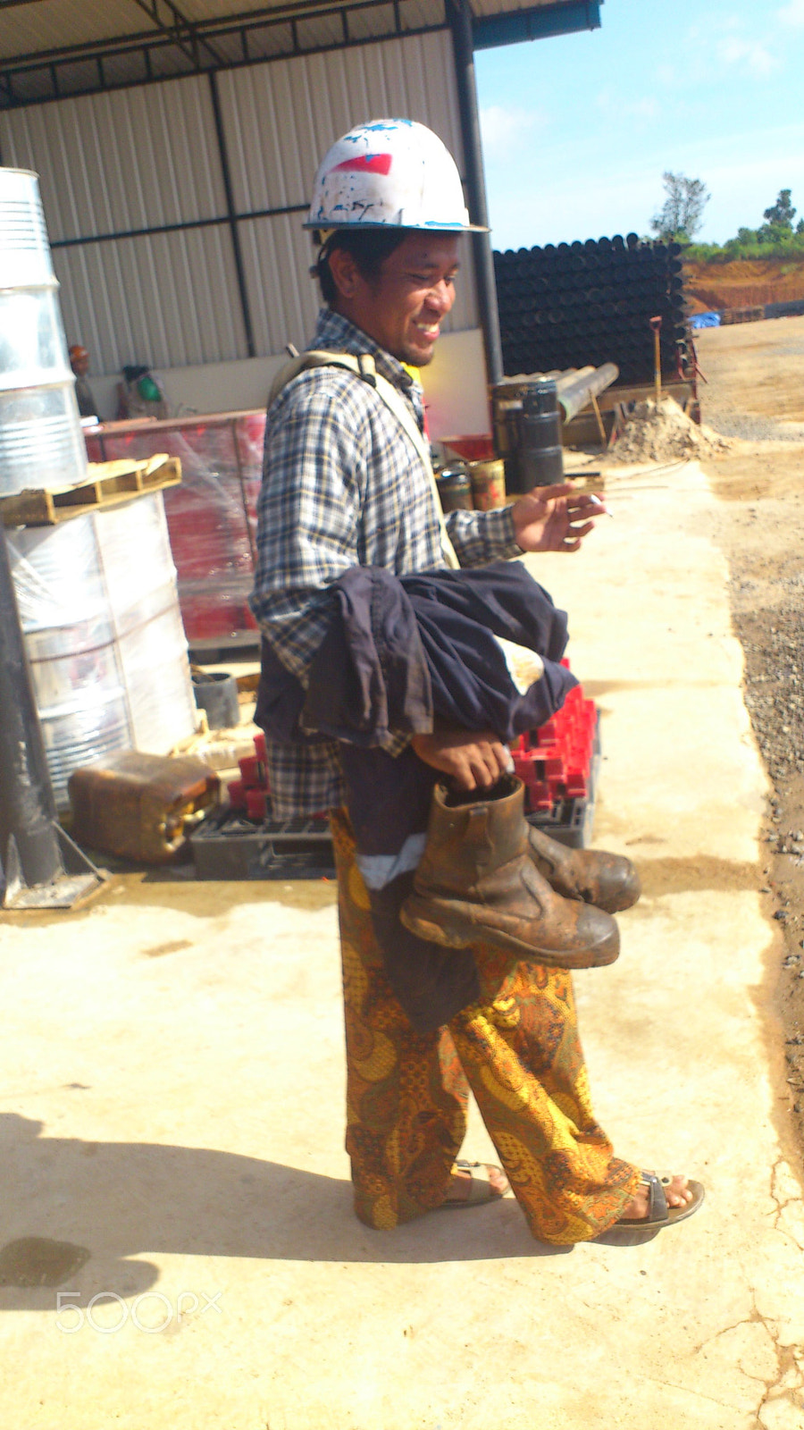 Sony Ericsson Xperia ray sample photo. Batik pants ready for working photography