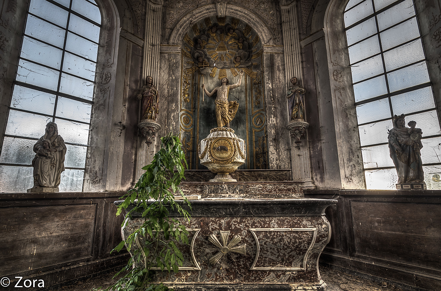 Nikon D5100 + Tamron SP AF 10-24mm F3.5-4.5 Di II LD Aspherical (IF) sample photo. Chapelle des morts photography