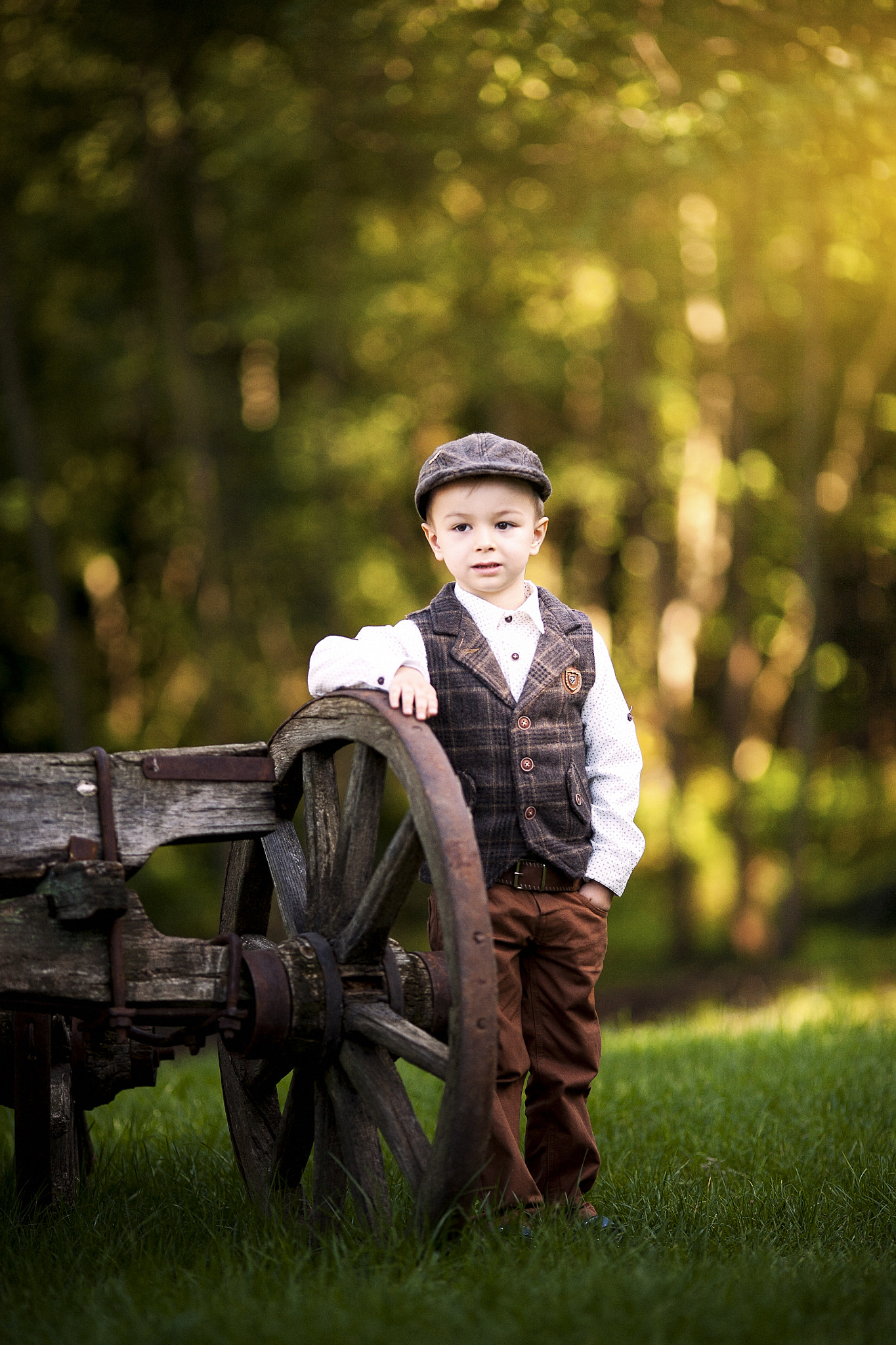 Canon EOS 5D + Canon EF 135mm F2L USM sample photo. Ready for autumn photography