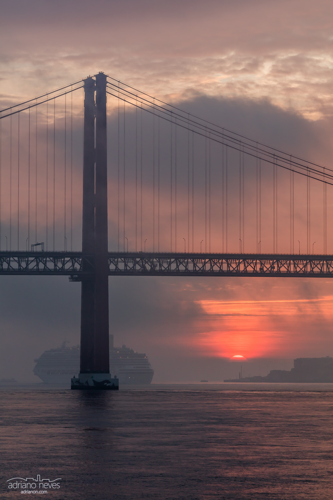 Canon EF 70-200mm F4L IS USM sample photo. Arriving at dawn - portugal, lisbon photography