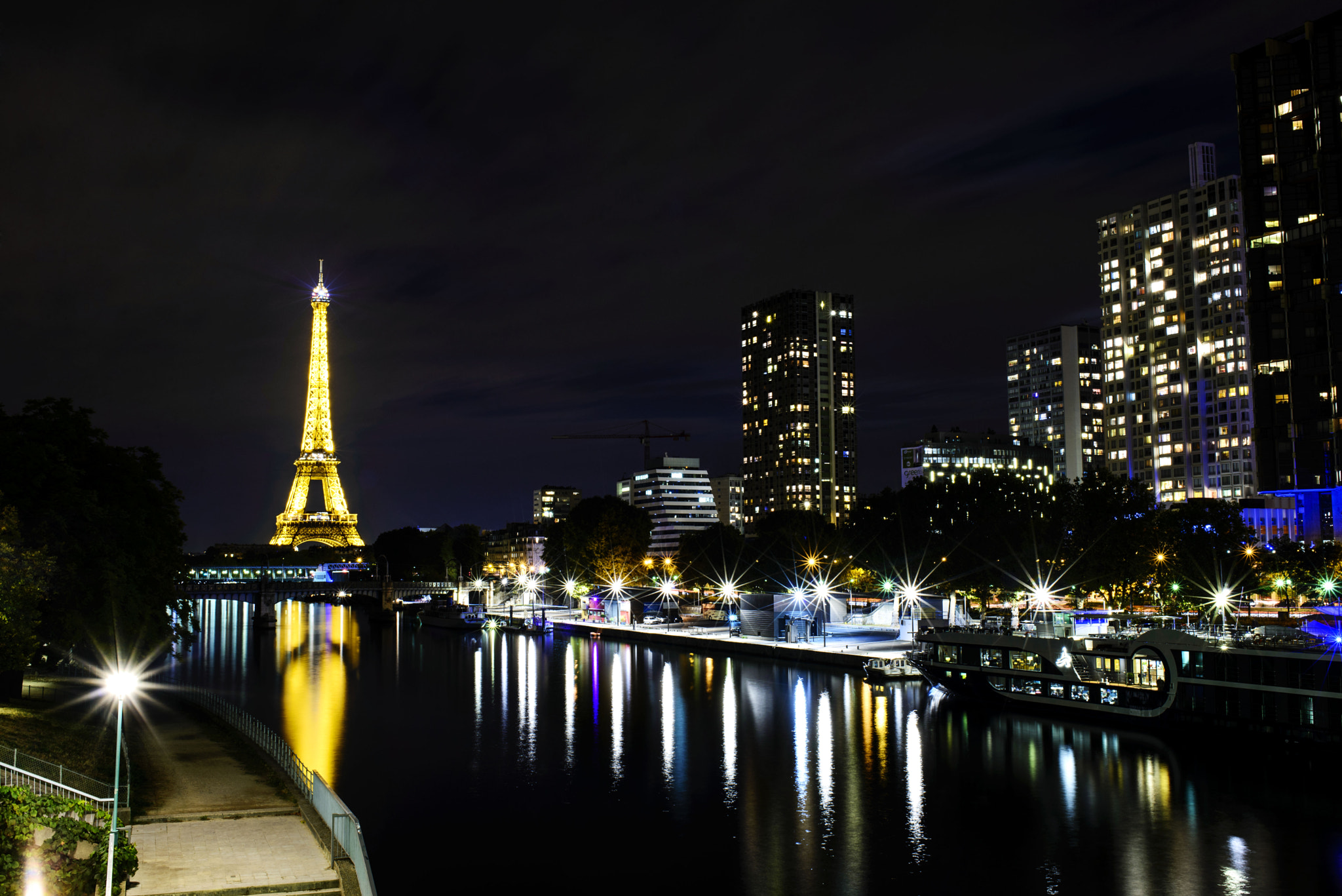 Nikon D610 + Nikon AF Nikkor 35mm F2D sample photo. Paris photography