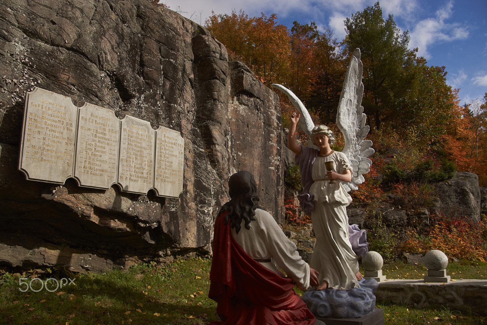 Sony SLT-A65 (SLT-A65V) + DT 18-270mm F3.5-6.3 SSM sample photo. The angel at saint élie de caxton photography