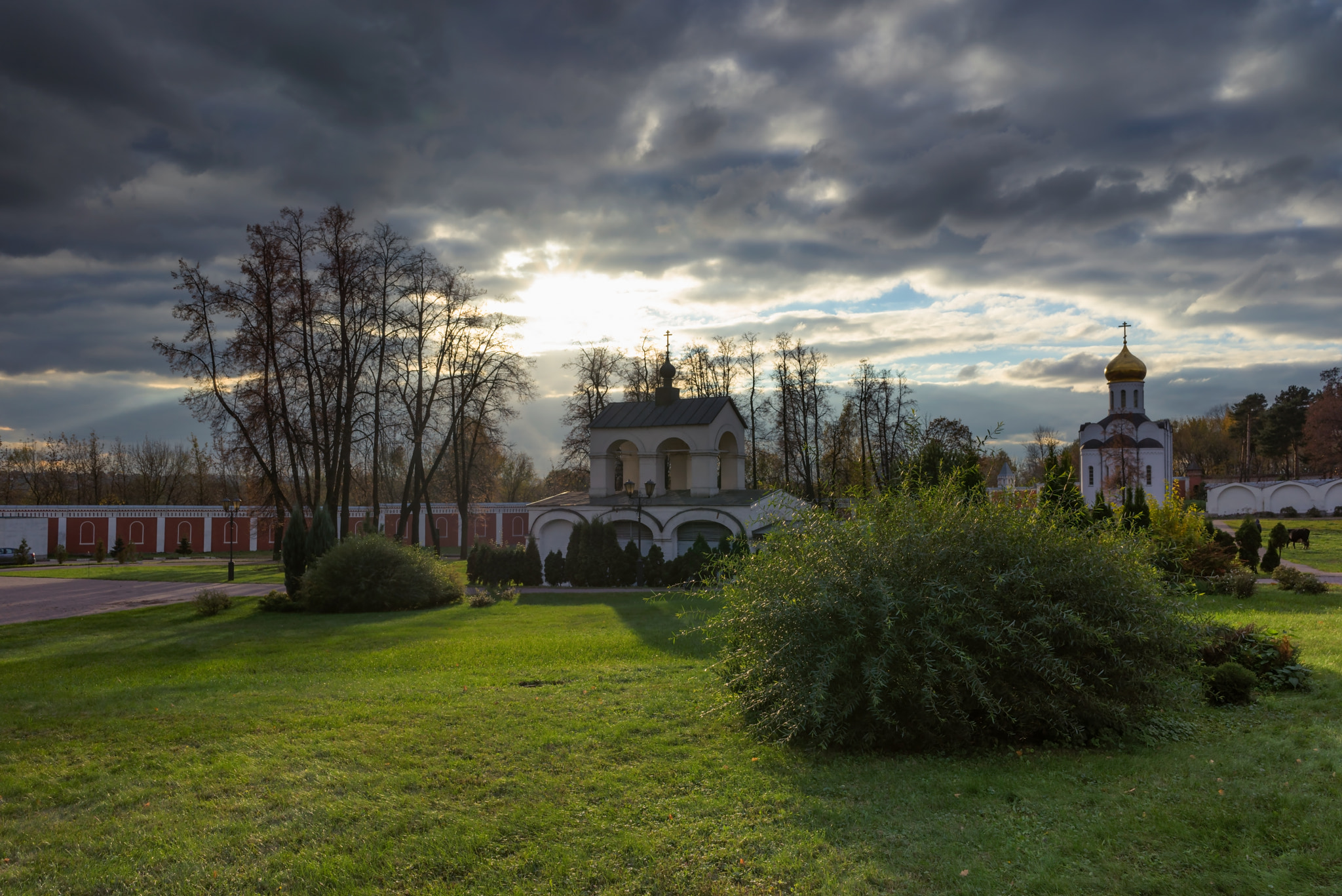 Sony a7R + Sony FE 28mm F2 sample photo. Light 2 photography
