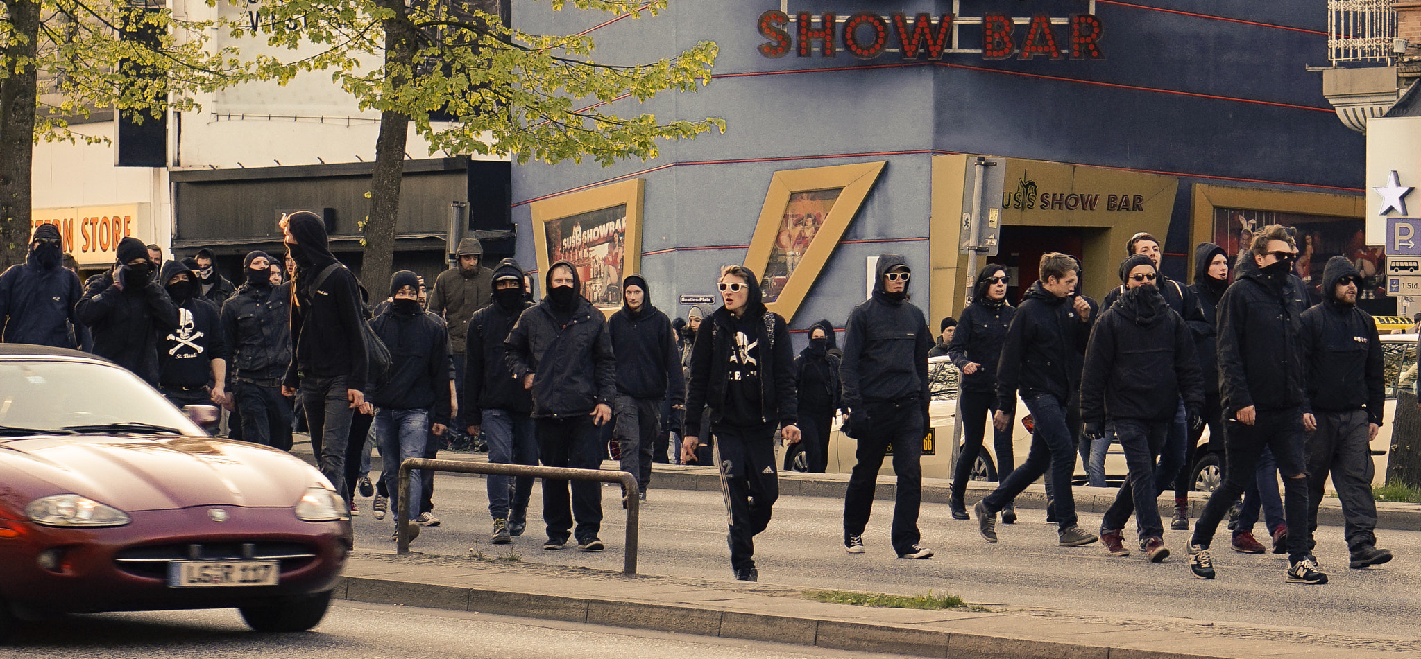 Sony Alpha a5000 (ILCE 5000) + E 50mm F1.8 OSS sample photo. Anarchy in hamburg photography