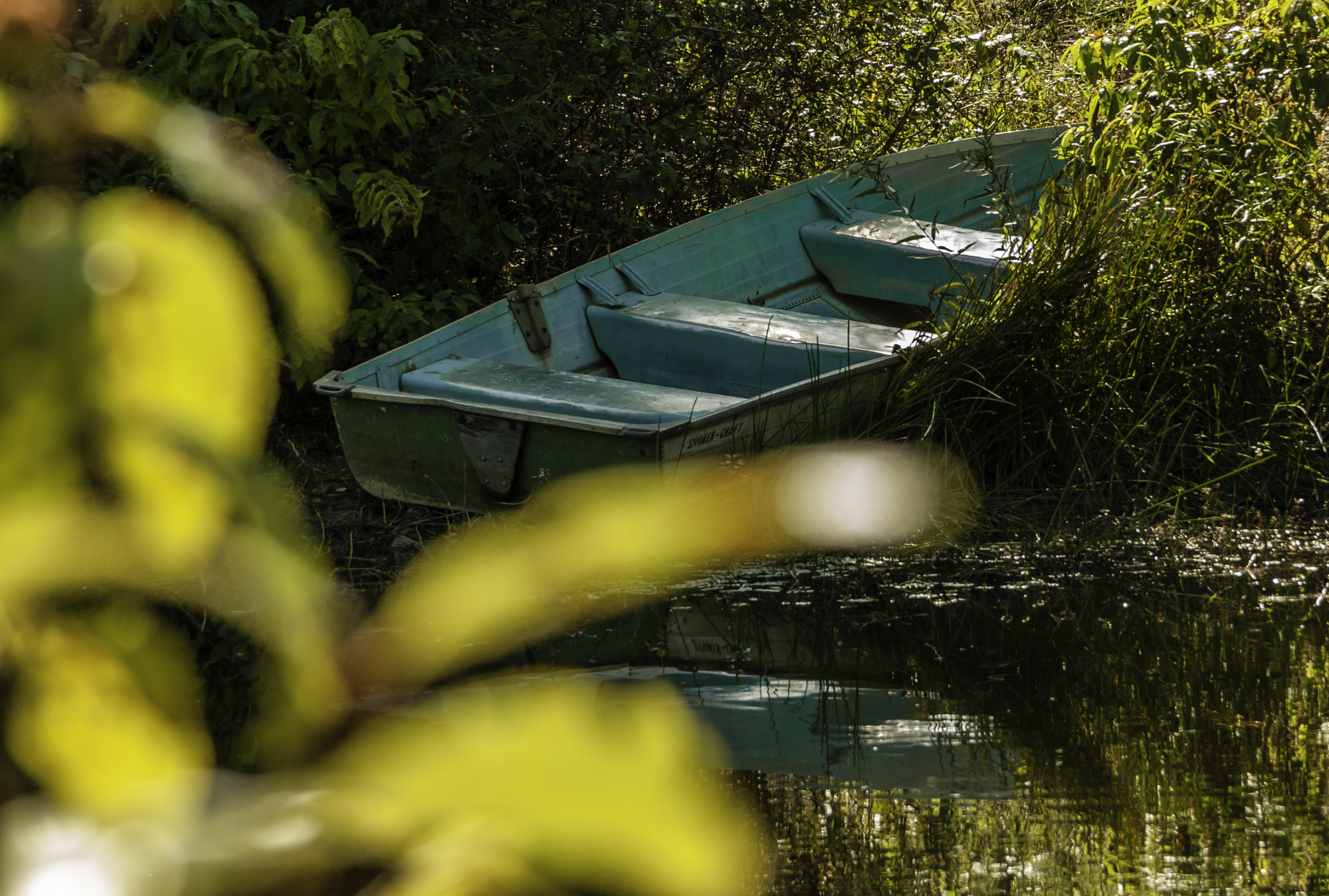 Pentax K20D sample photo. Boat waiting to launch photography