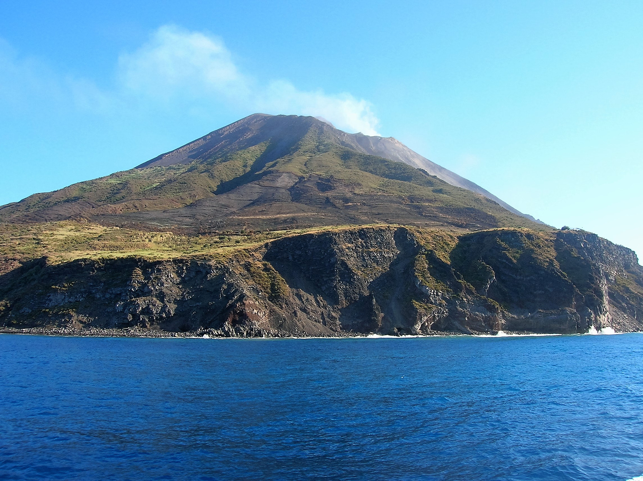 Nikon E4600 sample photo. Stromboli photography