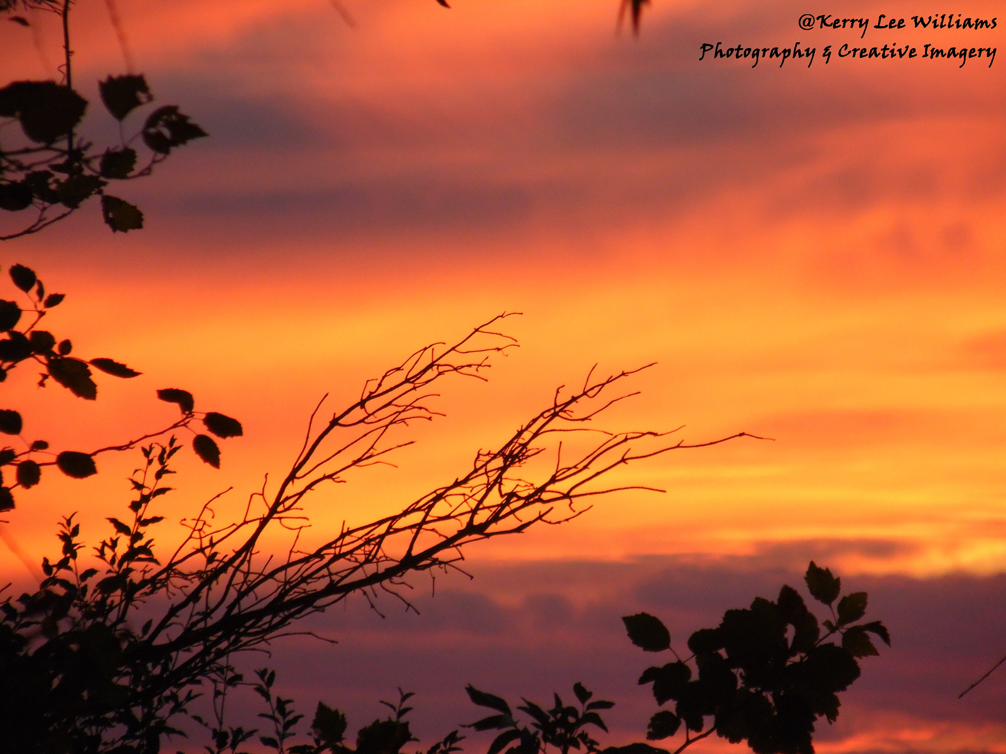 Samsung WB110/  WB111 sample photo. Fire in the sky photography