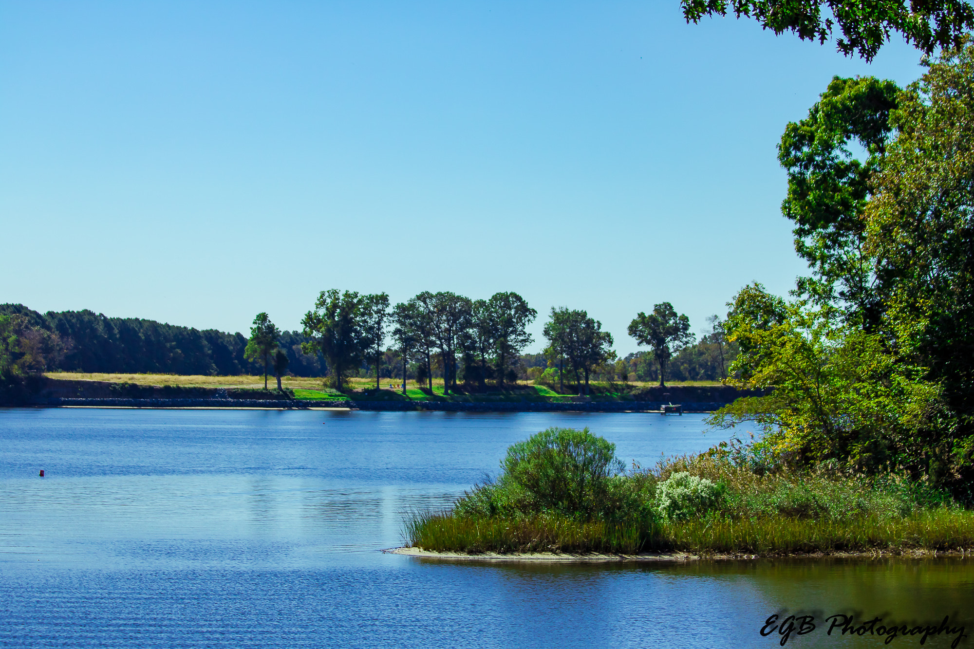 Canon EF 70-300mm F4-5.6 IS USM sample photo. On waters edge photography
