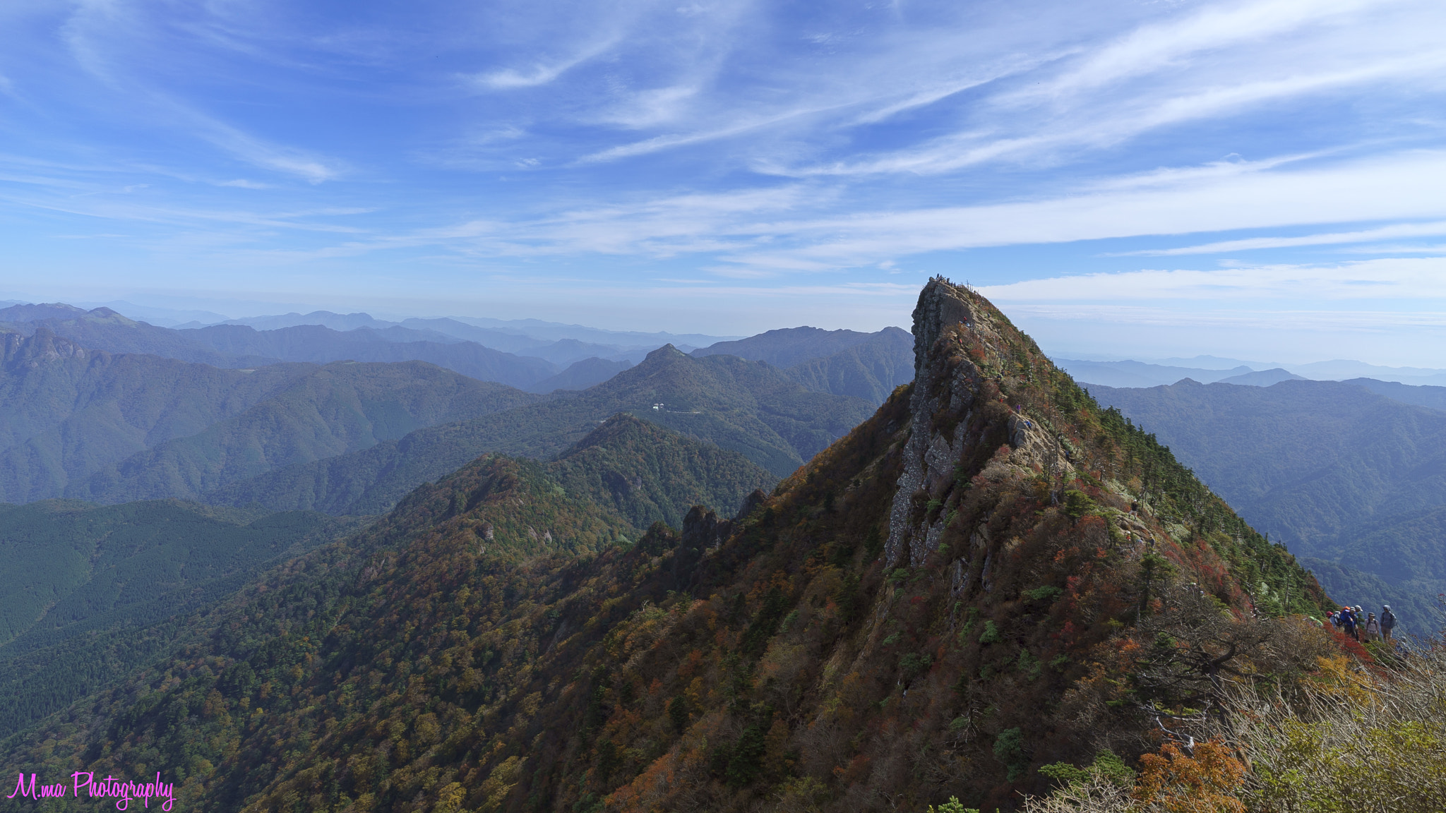 E 18mm F2.8 sample photo. Autumn leaves of western japan highest peak photography