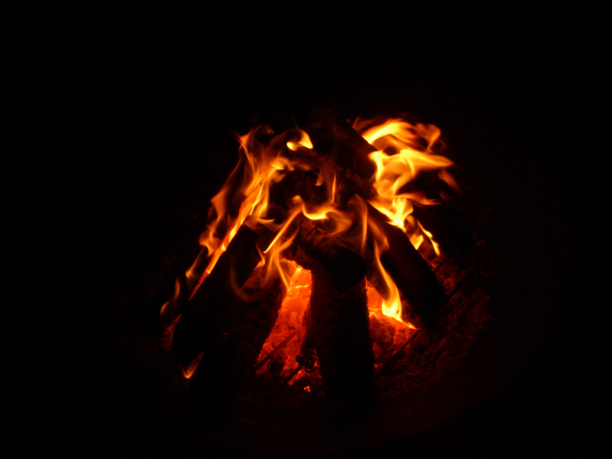 Samsung KENOX S730  / Samsung S730 sample photo. Fire photography