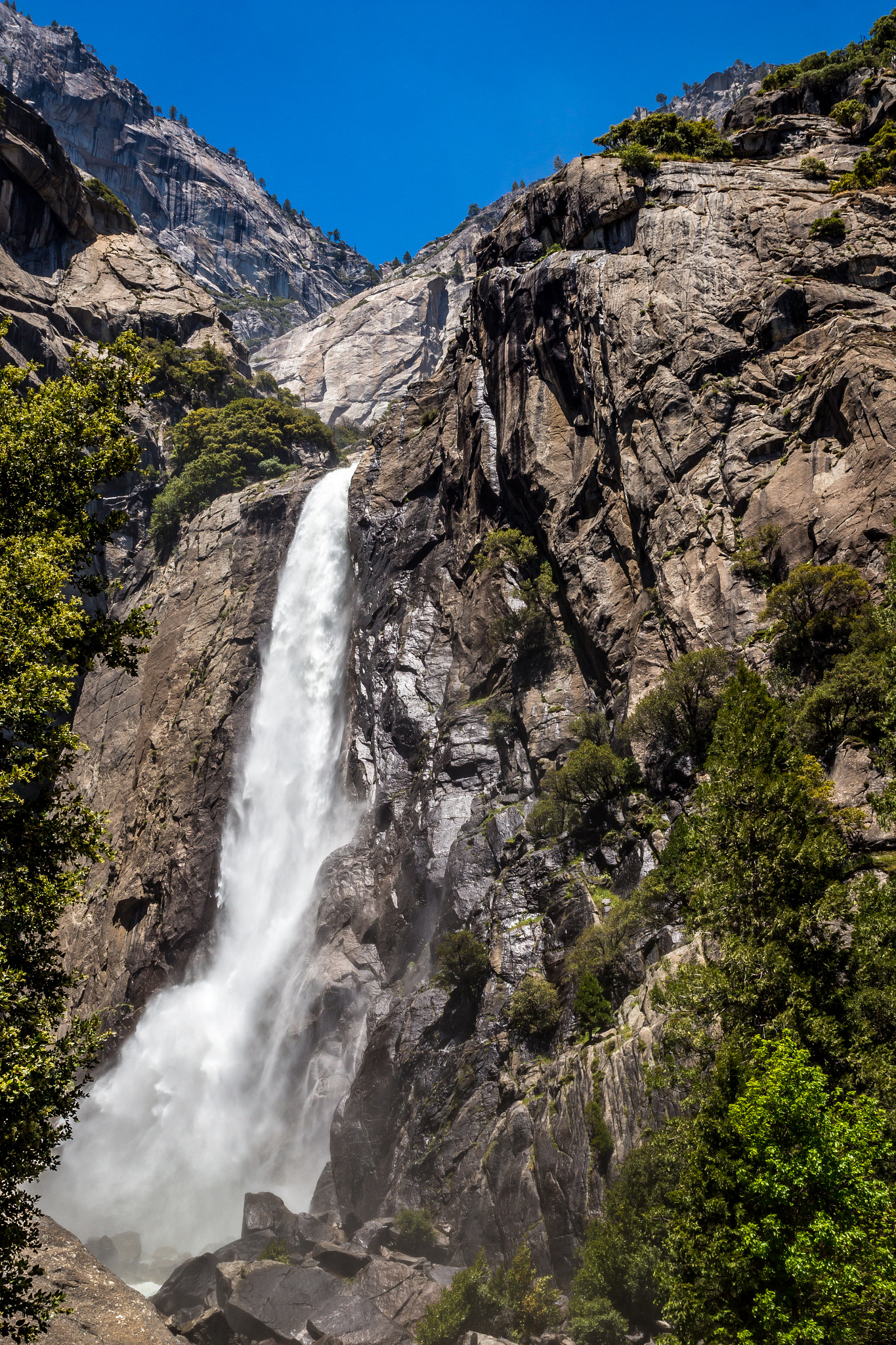 Canon EF-S 17-55mm F2.8 IS USM sample photo. Lower yosemite falls photography