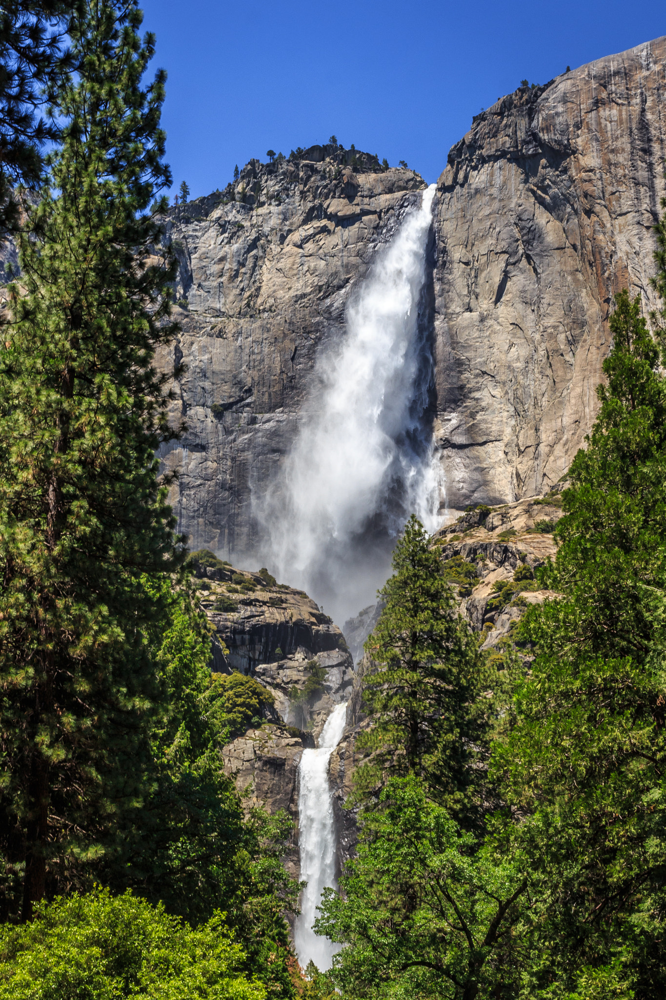 Canon EF-S 17-55mm F2.8 IS USM sample photo. Yosemite falls photography