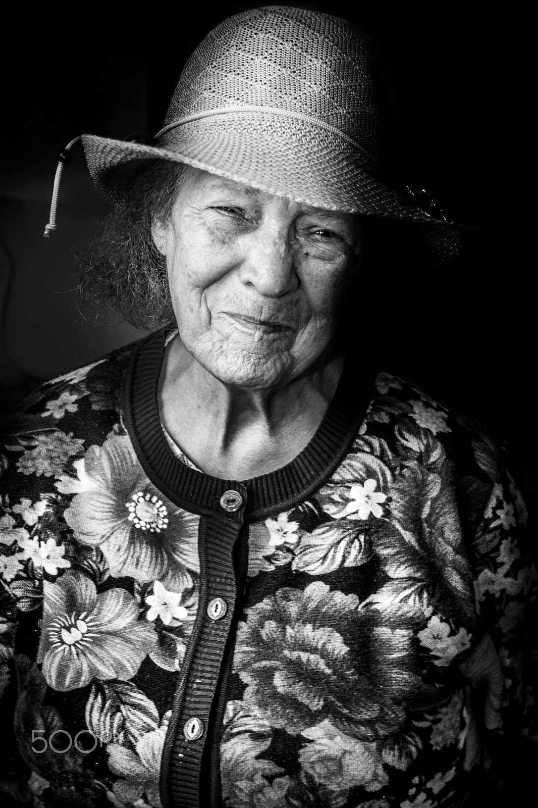 Canon EF 28-200mm F3.5-5.6 USM sample photo. Abuelita photography