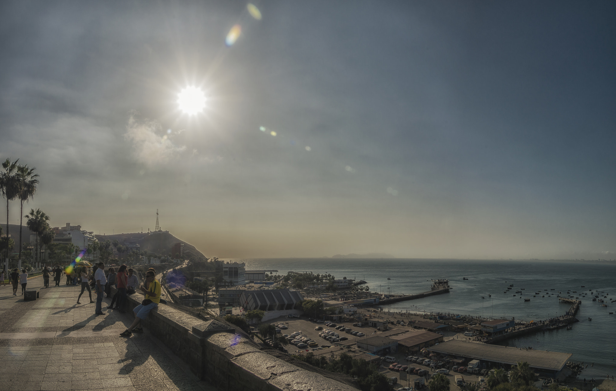 Sony DT 18-250mm F3.5-6.3 sample photo. Sunset on the boardwalk of chorrillos photography