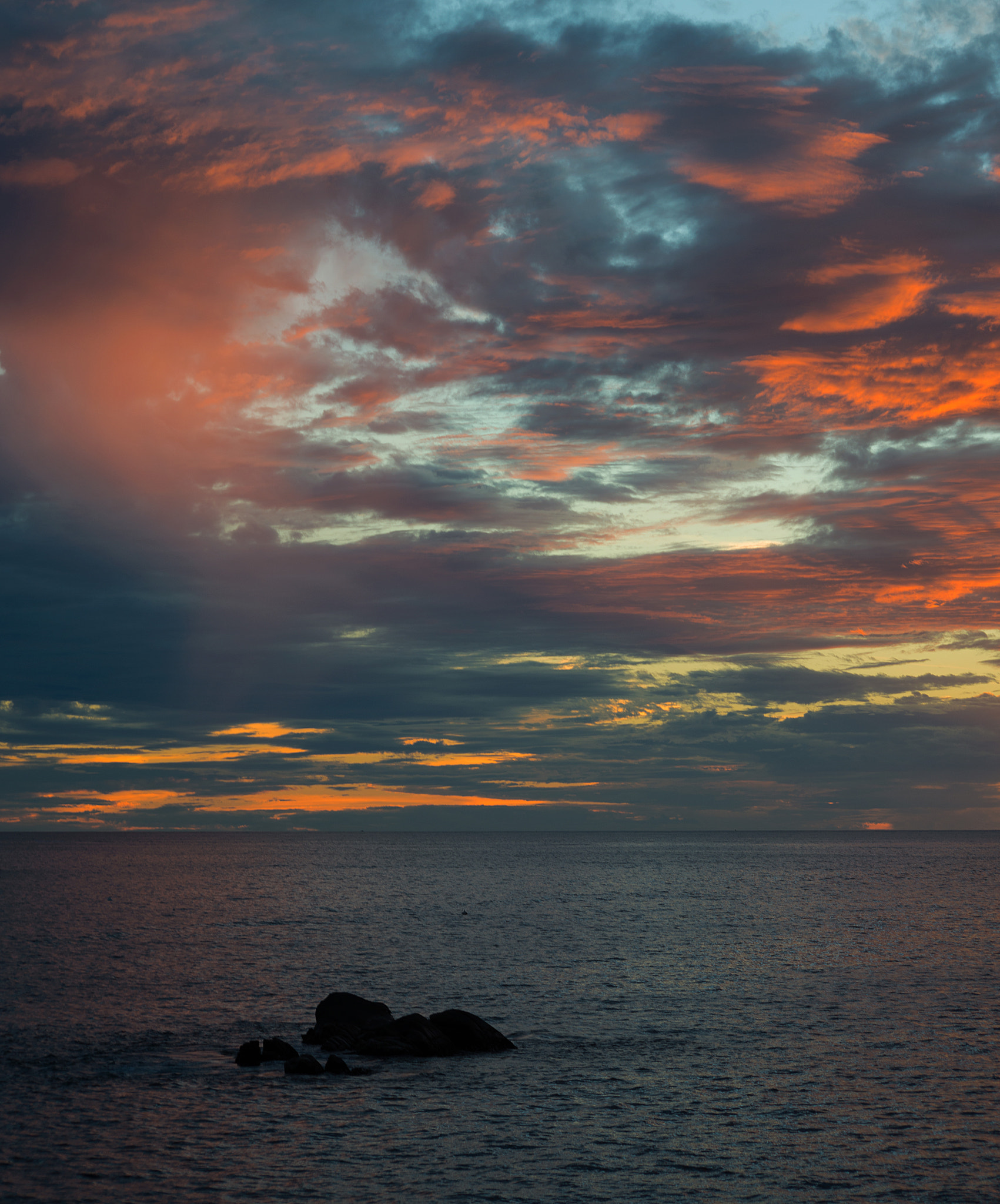 Sigma 70-300mm F4-5.6 APO DG Macro sample photo. Sunset colors photography