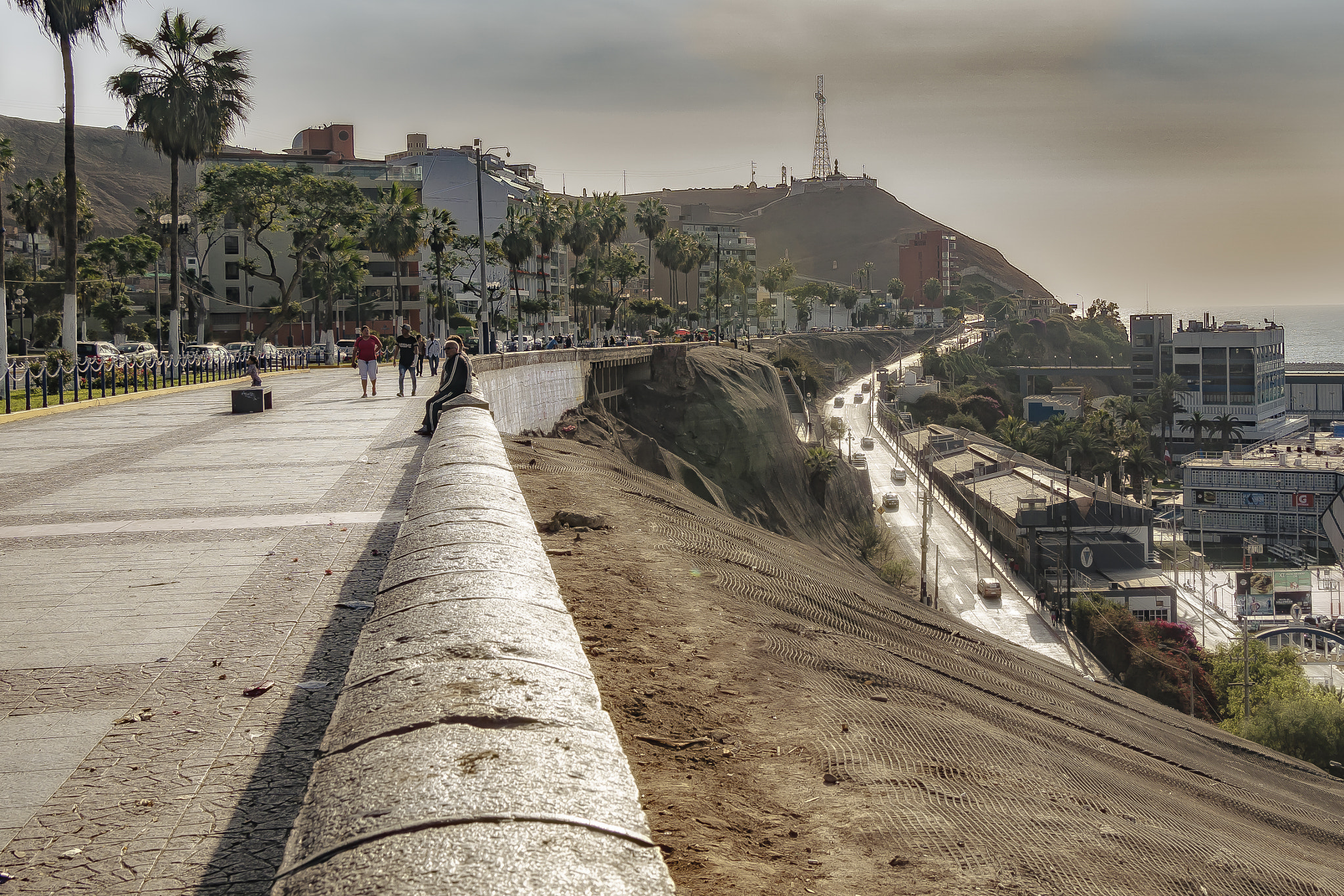 Sony DT 18-250mm F3.5-6.3 sample photo. Road to the pier photography