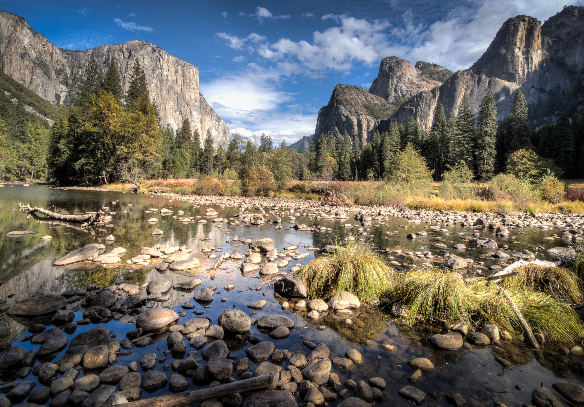 Olympus OM-D E-M10 + OLYMPUS M.9-18mm F4.0-5.6 sample photo. Gates of the valley photography