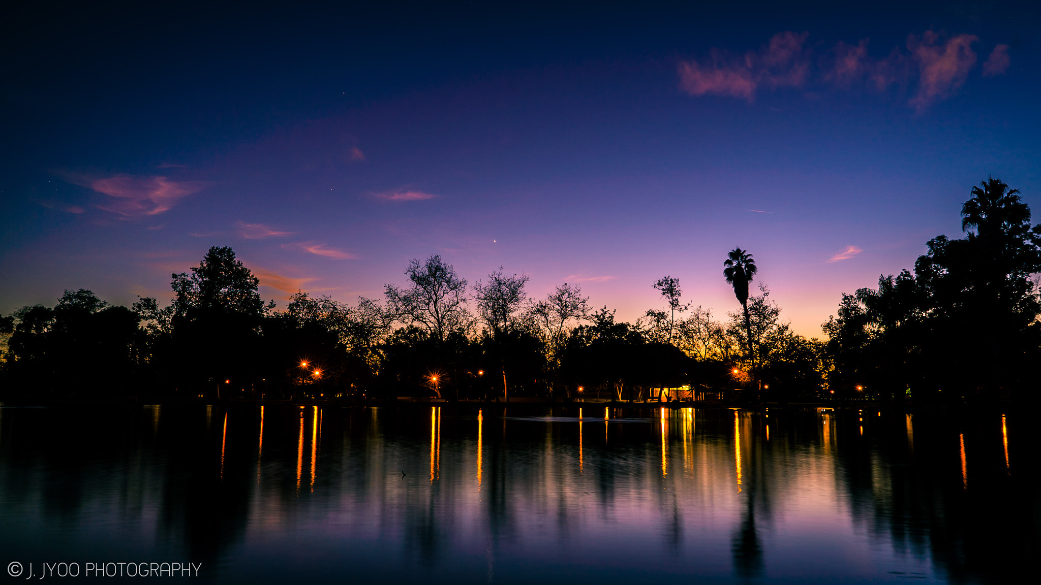 Sony FE 28mm F2 sample photo. Sunset at the park photography